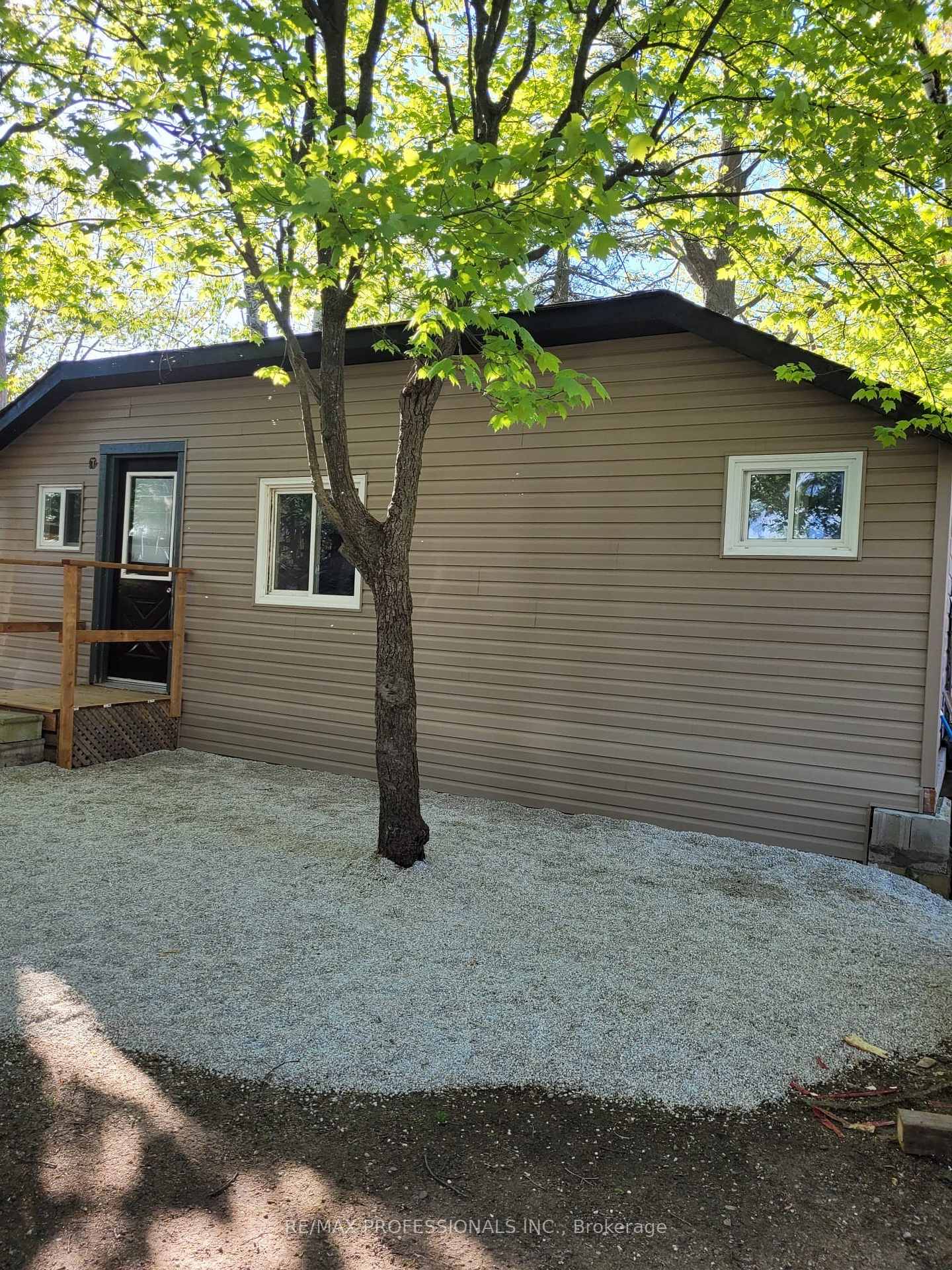63 Beck Street, Wasaga Beach — photo 3 of 5