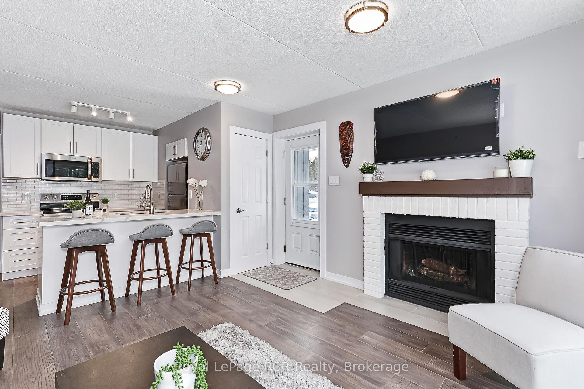 21 Dawson Drive 80, Collingwood — photo 4 of 5