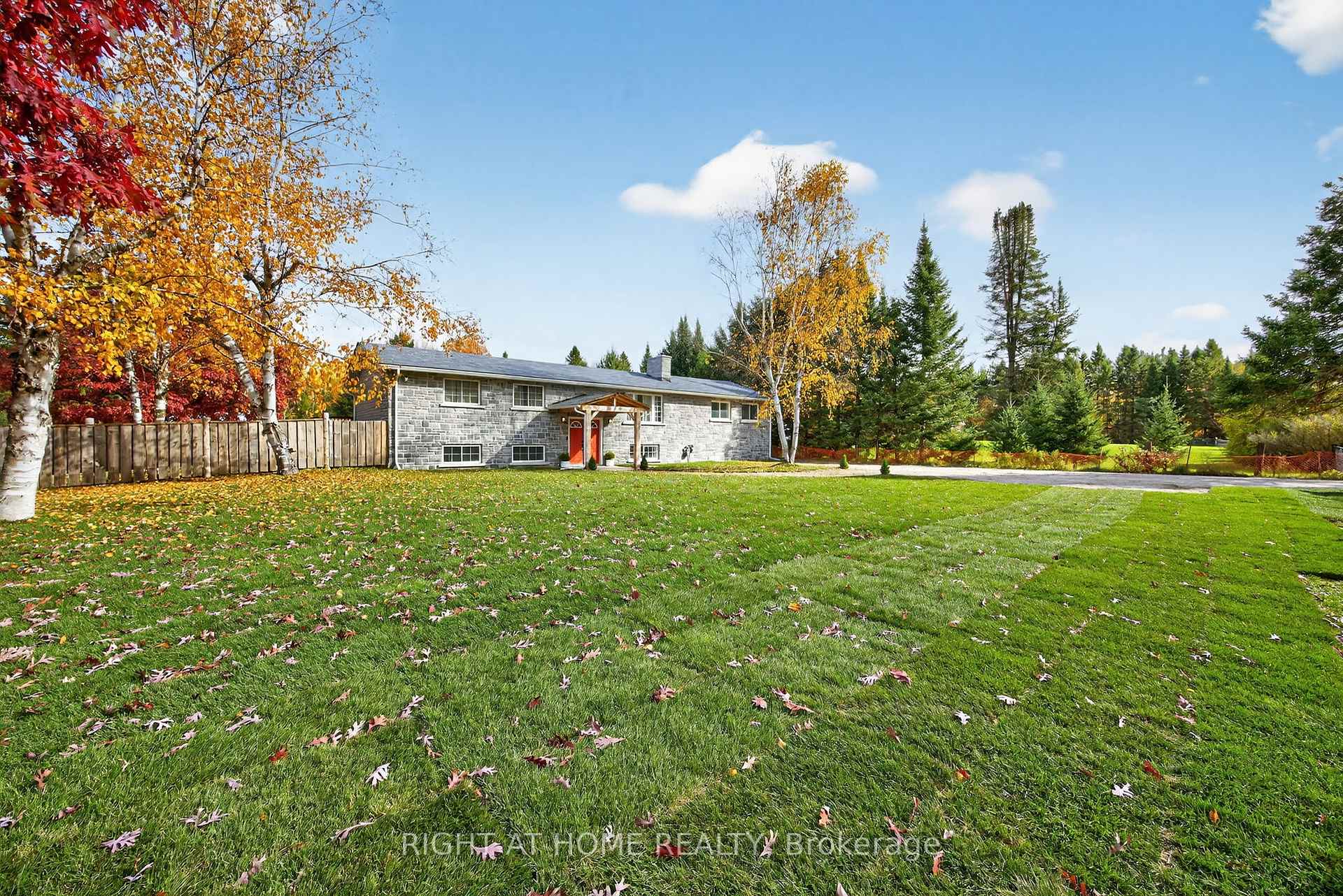 207 SCARLETT Line, Oro-Medonte, ON L0L 1V0