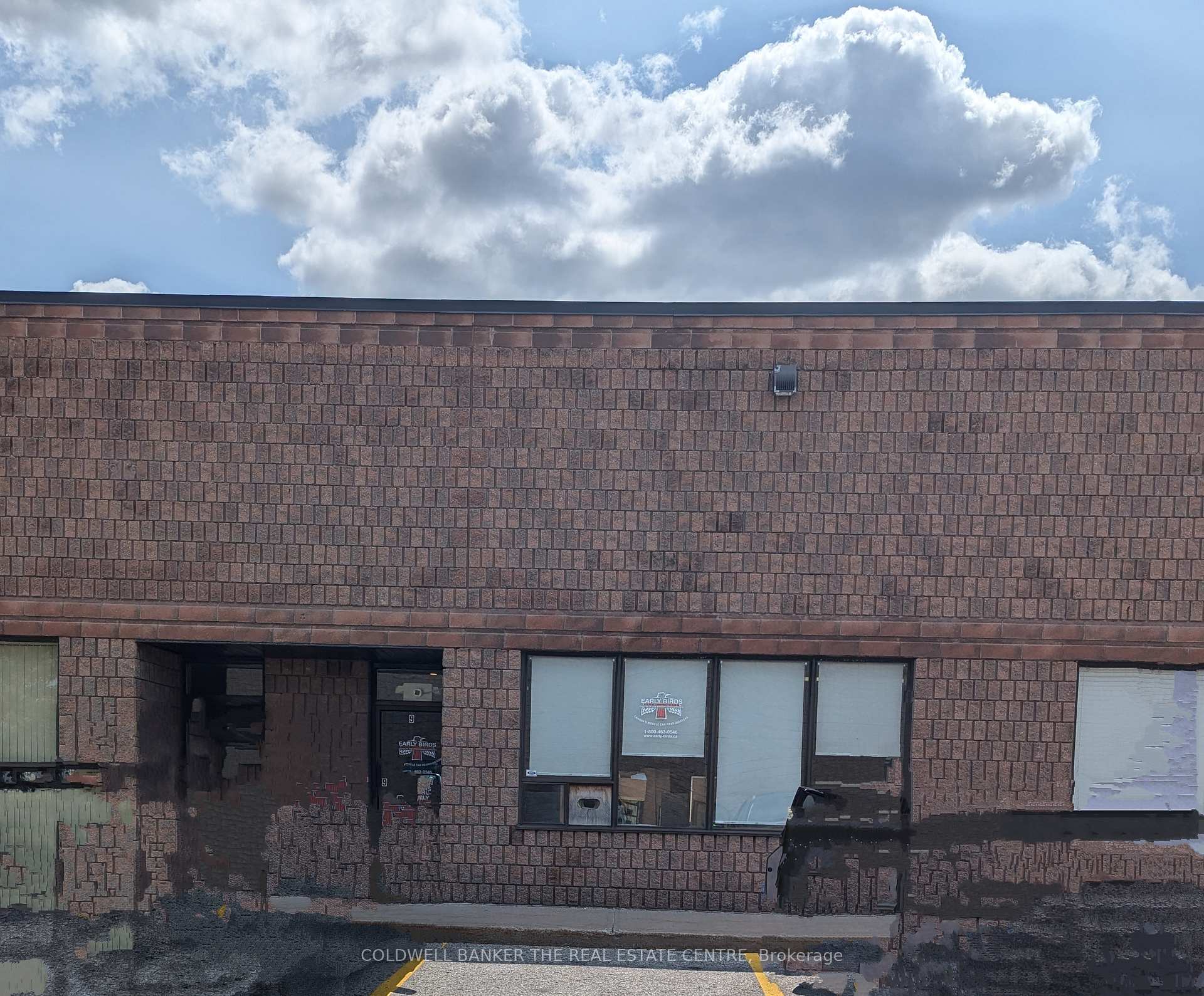 25 Saunders Road 9, Barrie, ON L4N 9A7