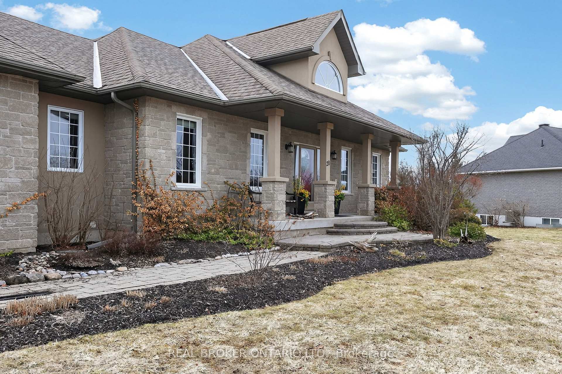 20 Basswood Circle, Oro-Medonte — photo 4 of 5