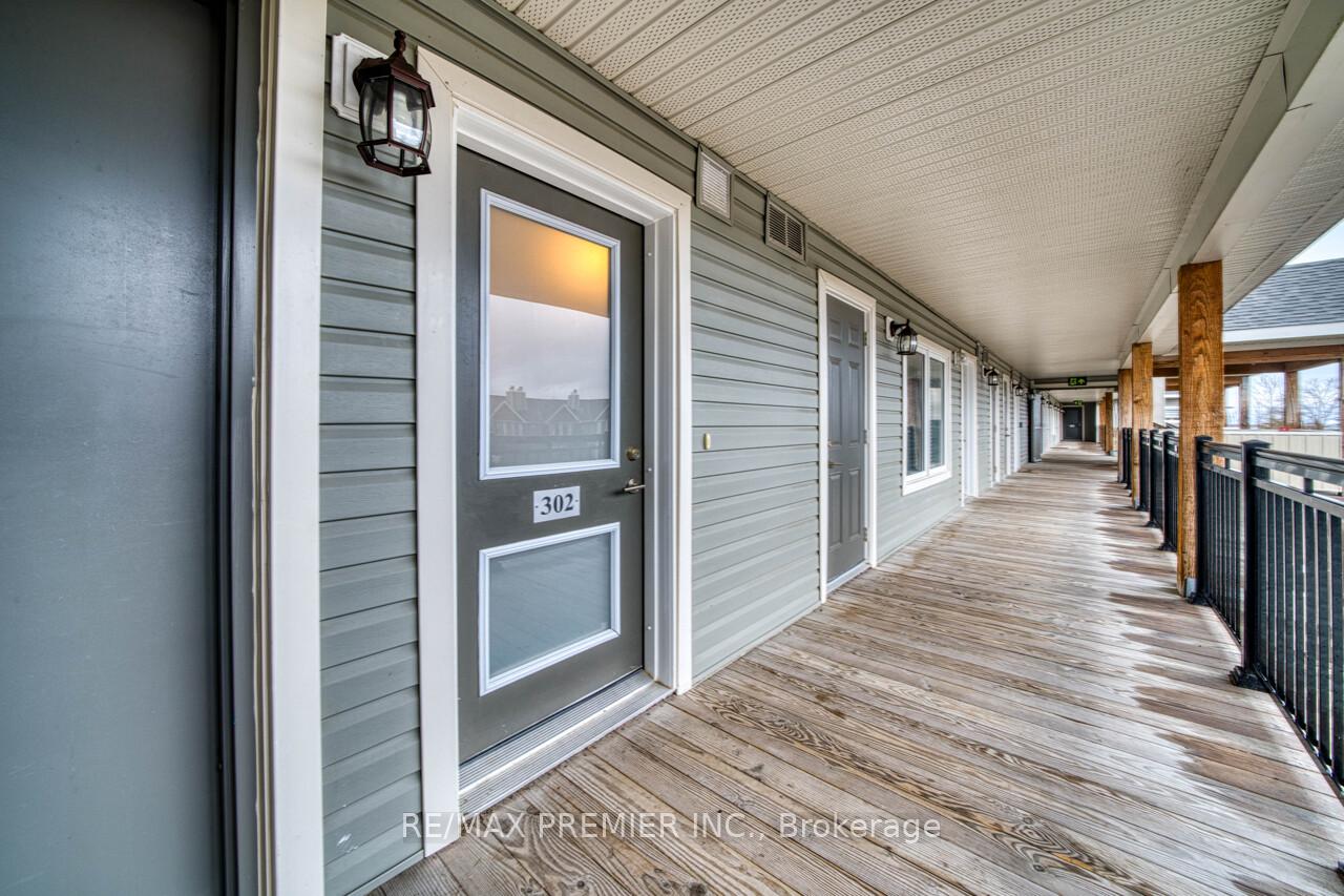 2 Cove Court 302, Collingwood — photo 3 of 5