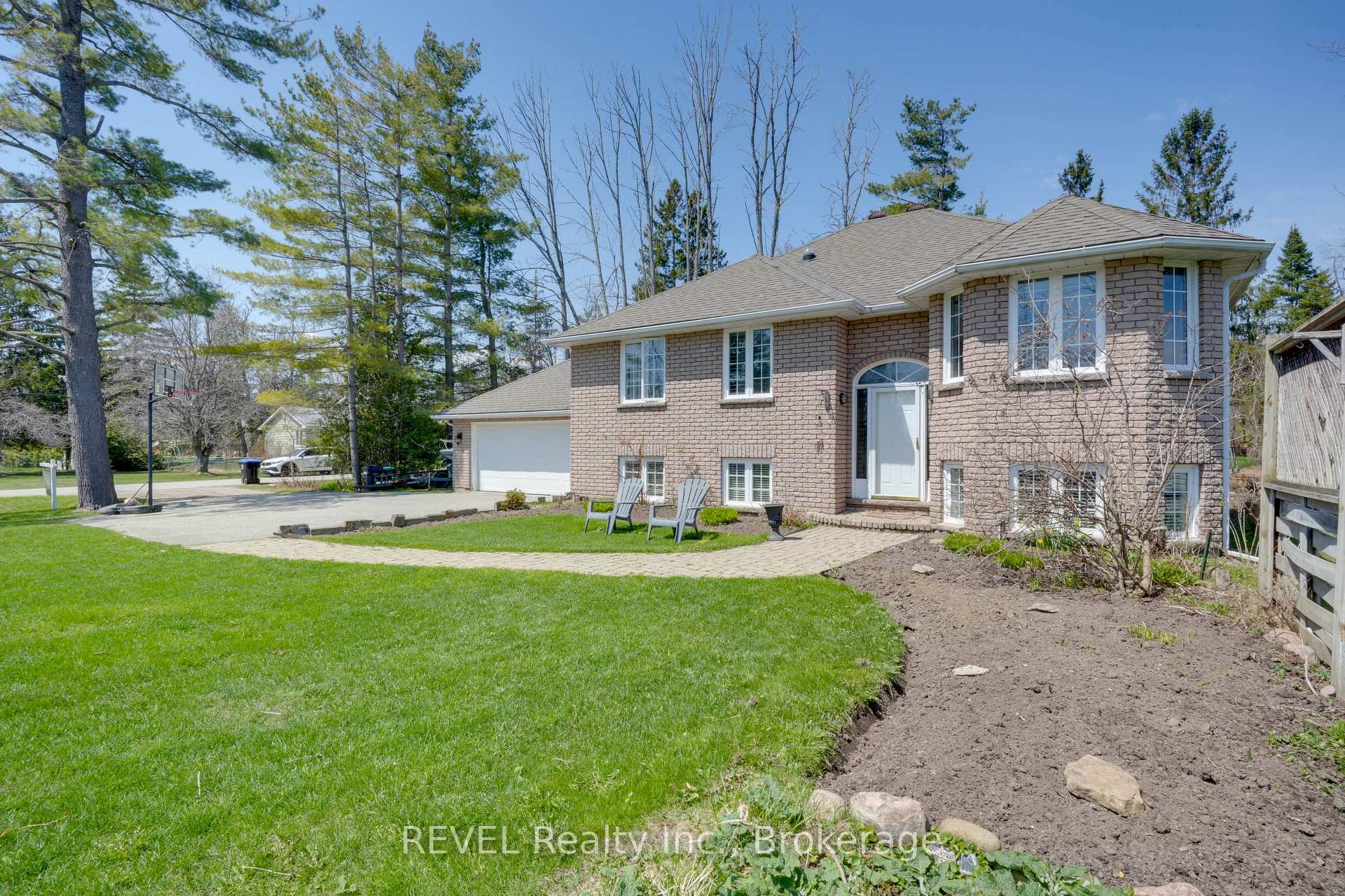 5 Barbara Avenue, Oro-Medonte — photo 4 of 5