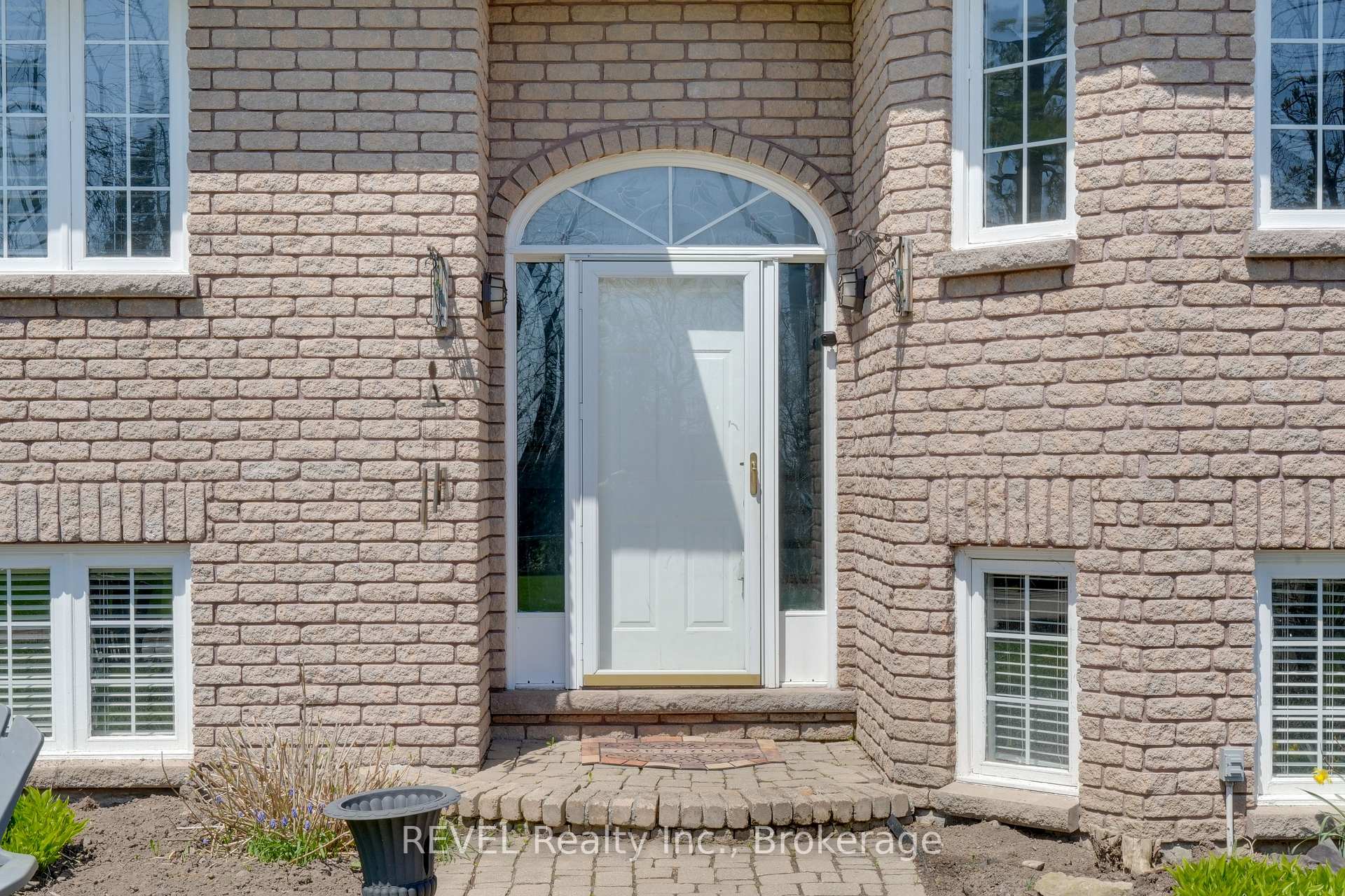 5 Barbara Avenue, Oro-Medonte — photo 5 of 5