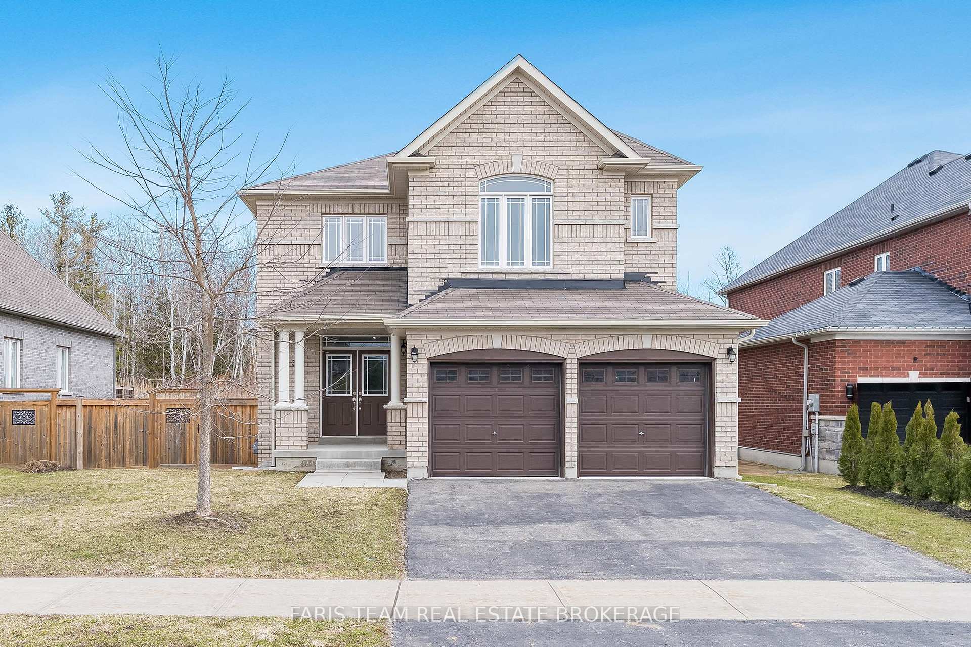 33 Pearl Street, Wasaga Beach, ON L9Z 0G9