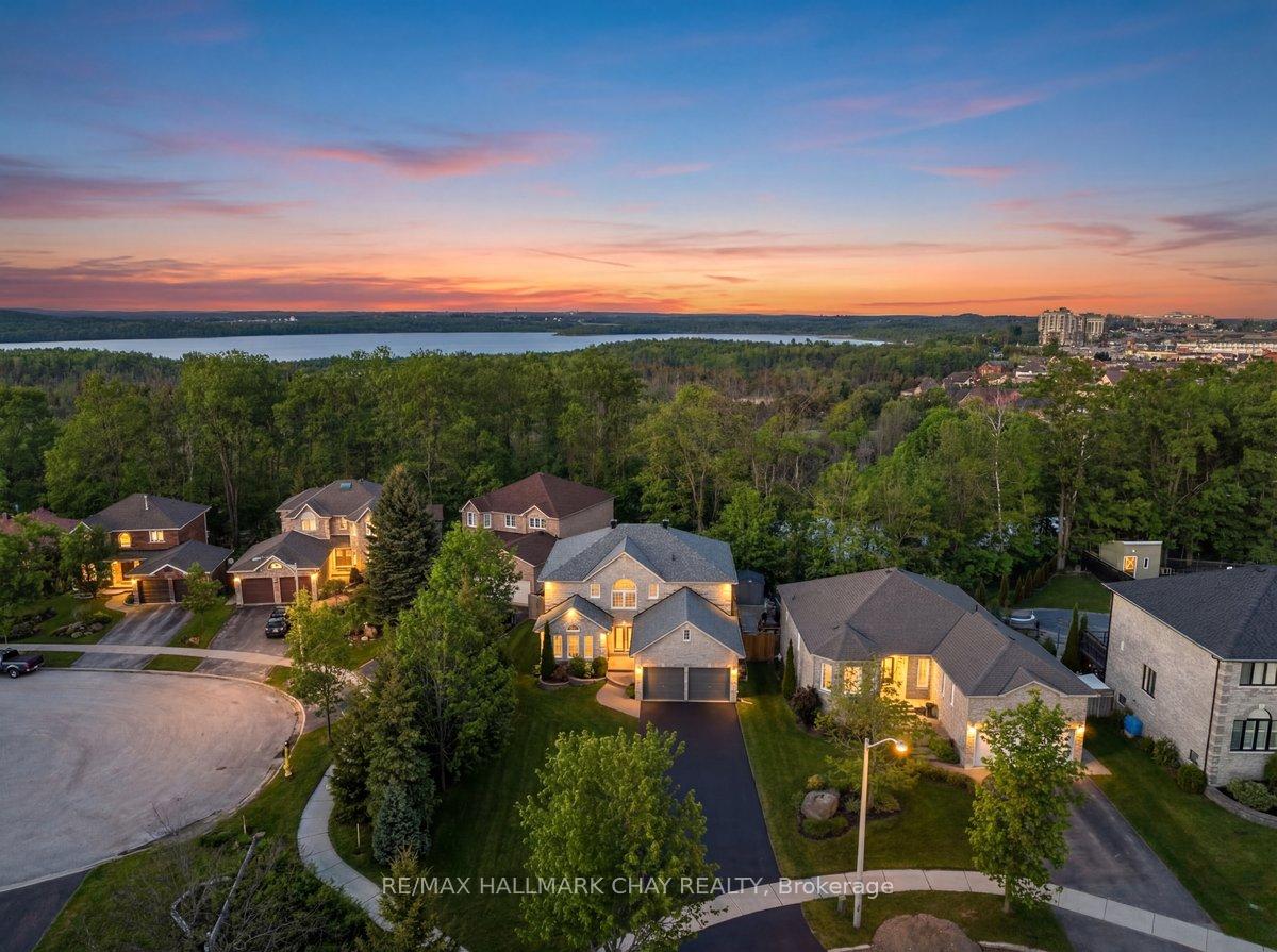 21 Tascona Court, Barrie, ON L4M 0C5