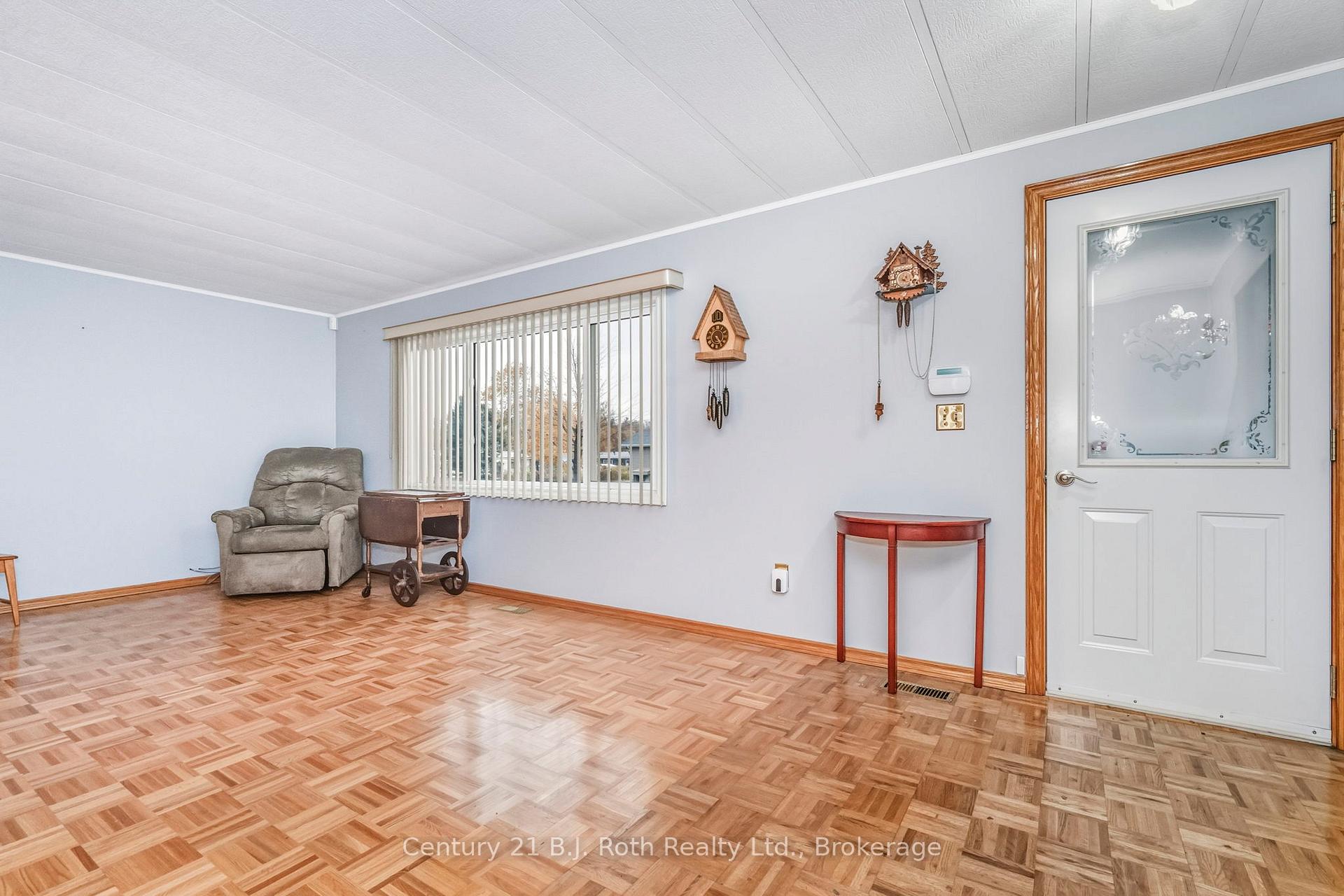 5263 Elliott Side Road 36, Tay — photo 3 of 5