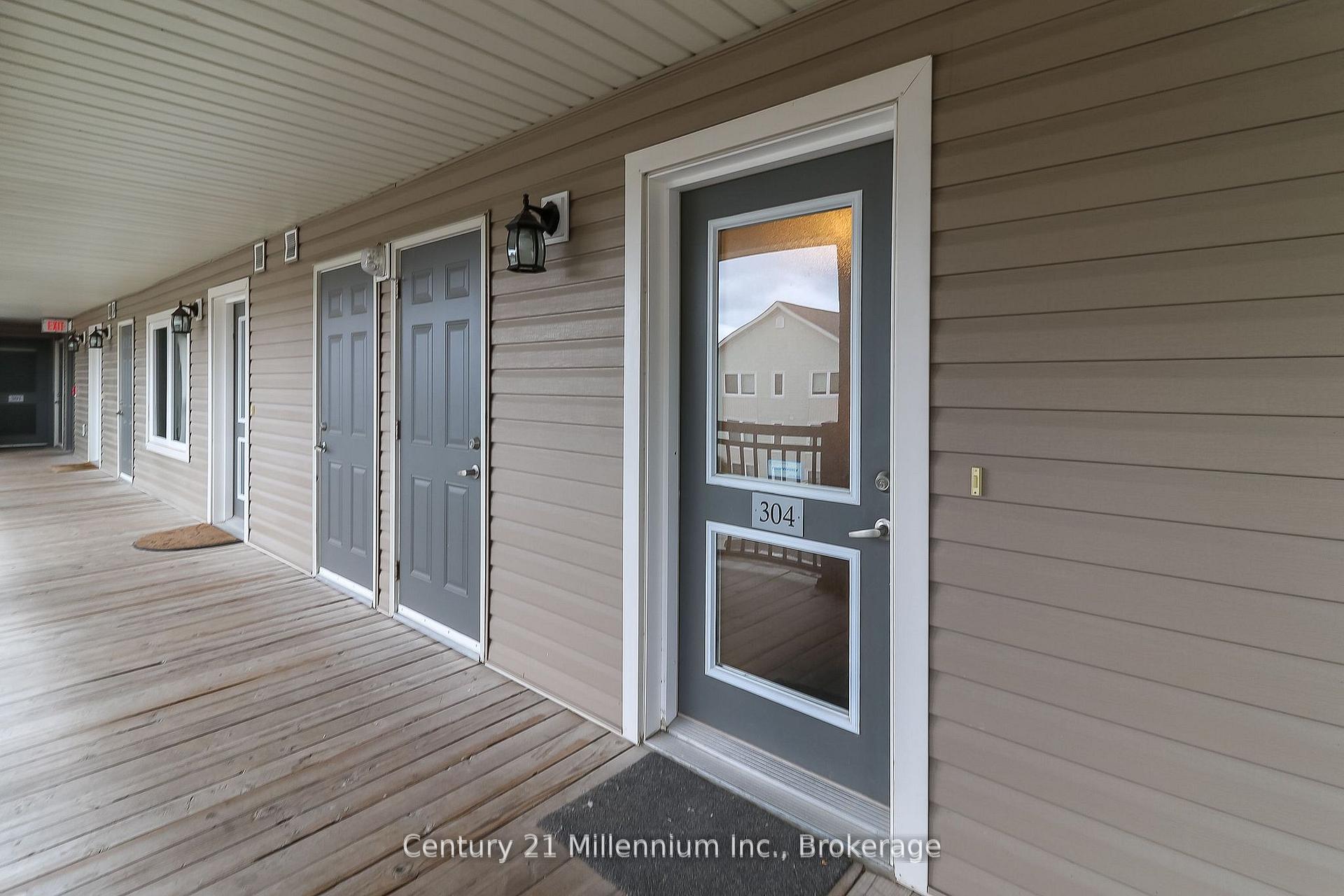 2 Brandy Lane Drive 304, Collingwood — photo 4 of 5