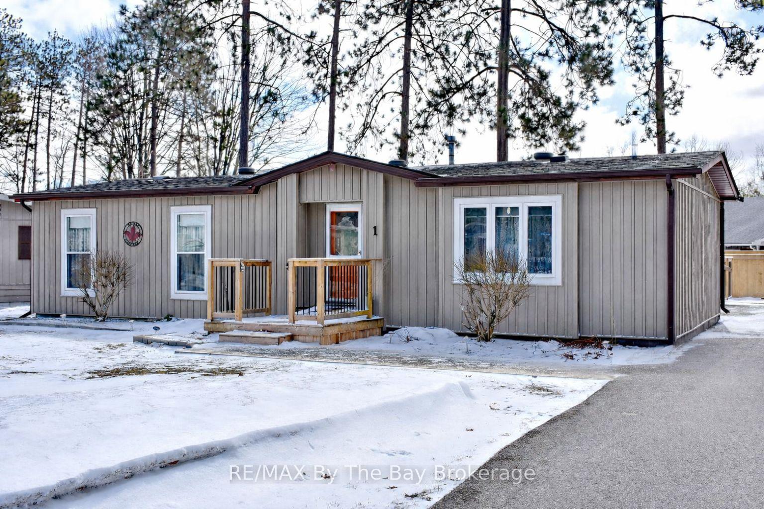 1 Golf Avenue, Wasaga Beach, ON L9Z 1K2