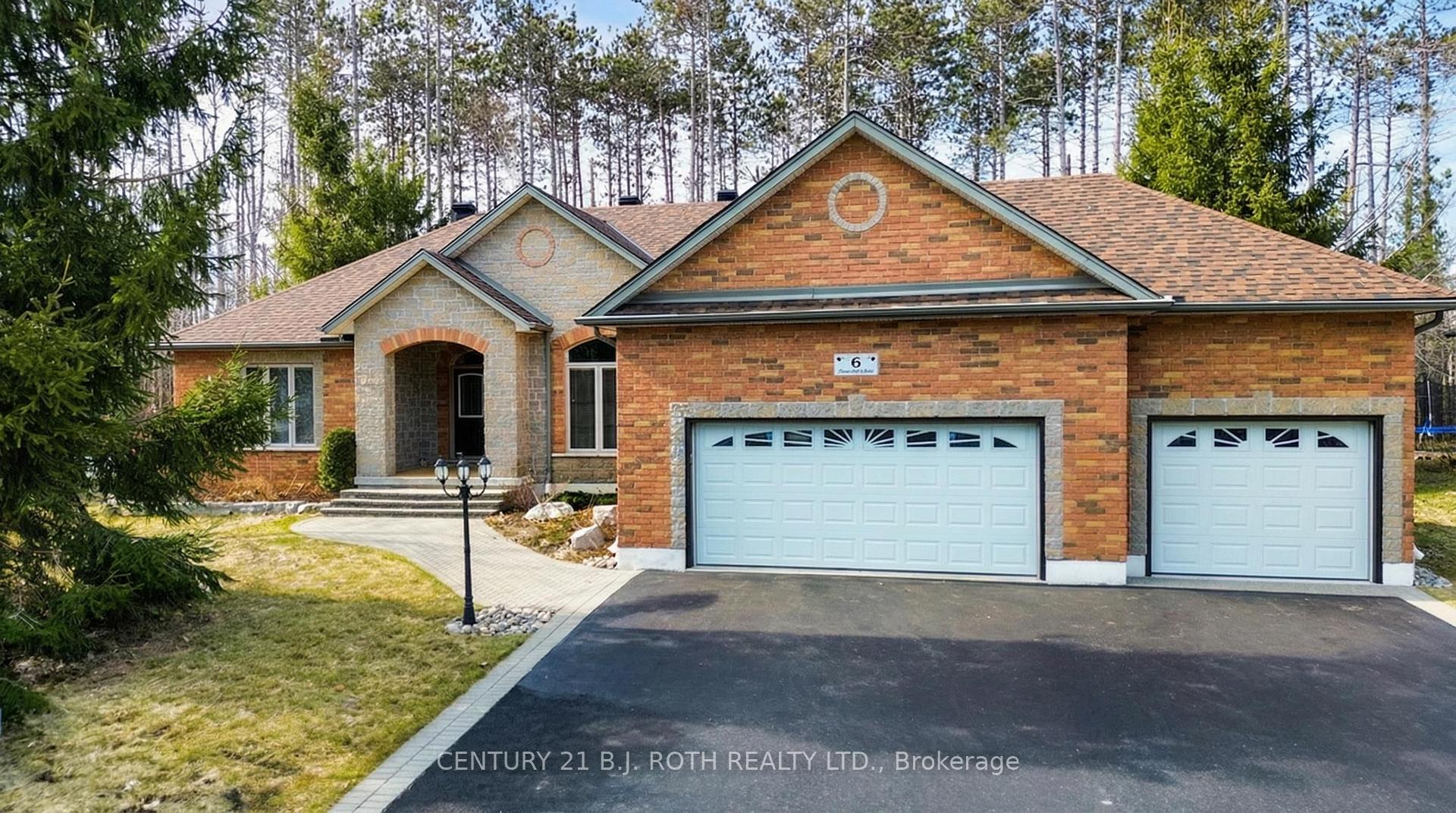 6 Lloyd Cook Drive E, Springwater, ON L4M 4S4