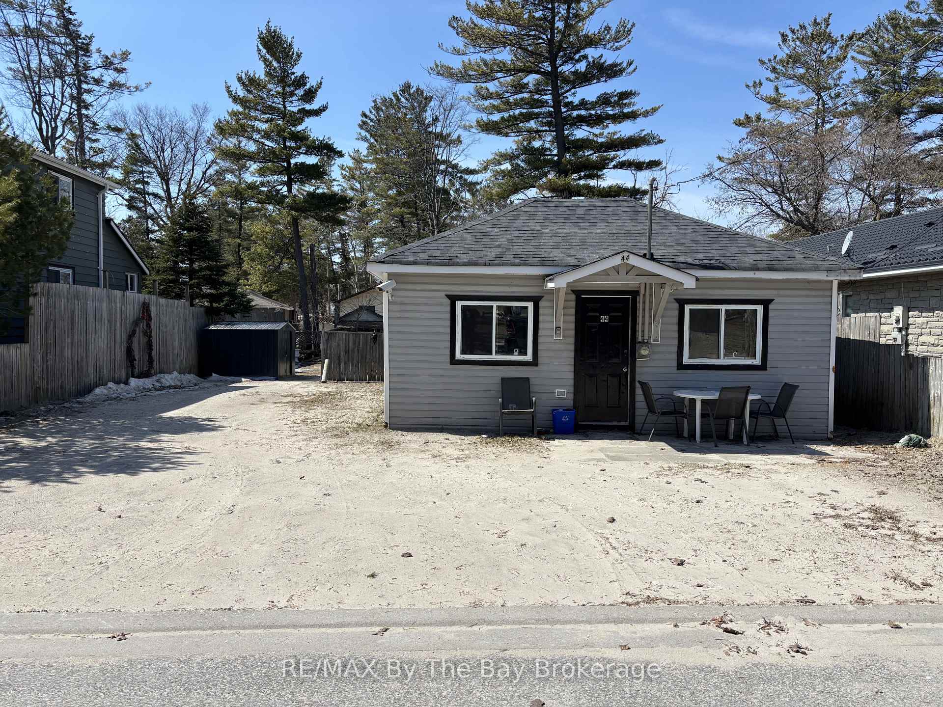 44 12th Street N, Wasaga Beach, ON L9Z 2J9