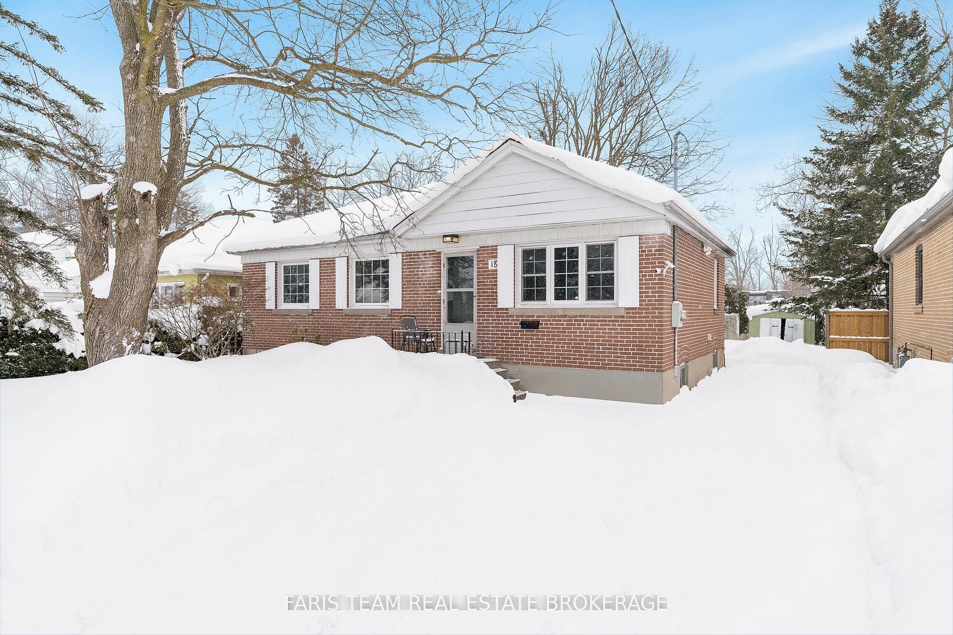 18 Newton Street, Barrie, ON L4M 3N3