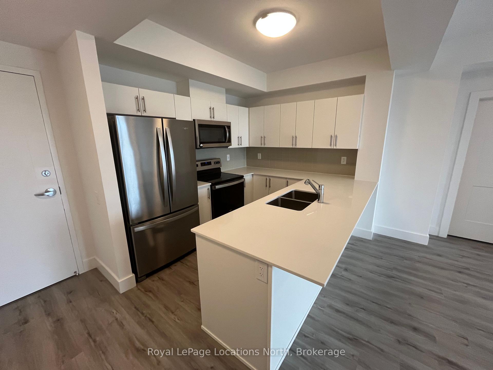 4 Kimberly Lane 309, Collingwood — photo 4 of 5