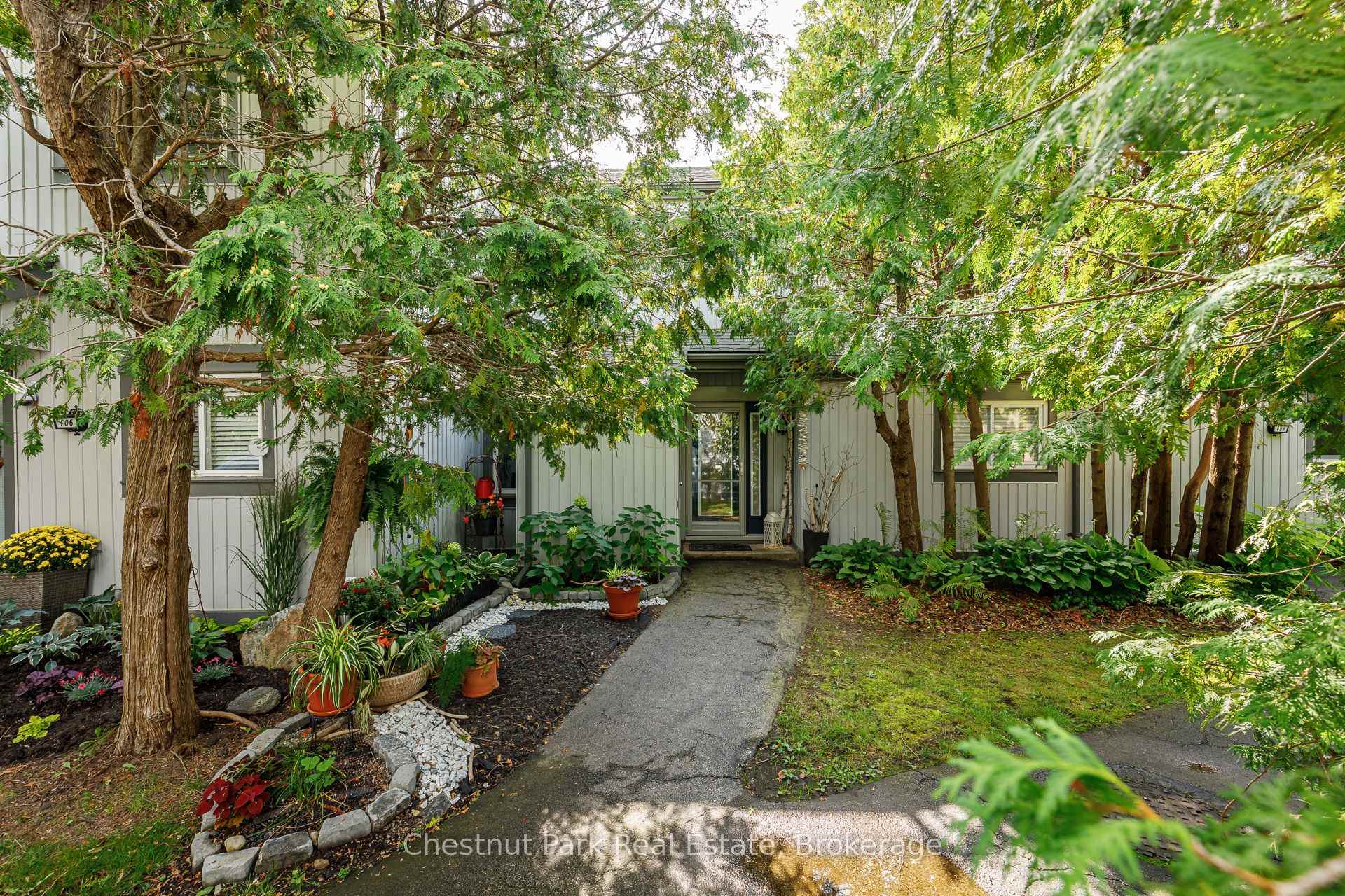 12 Dawson Drive 407, Collingwood, ON L9Y 5B4 — Collingwood, Ontario