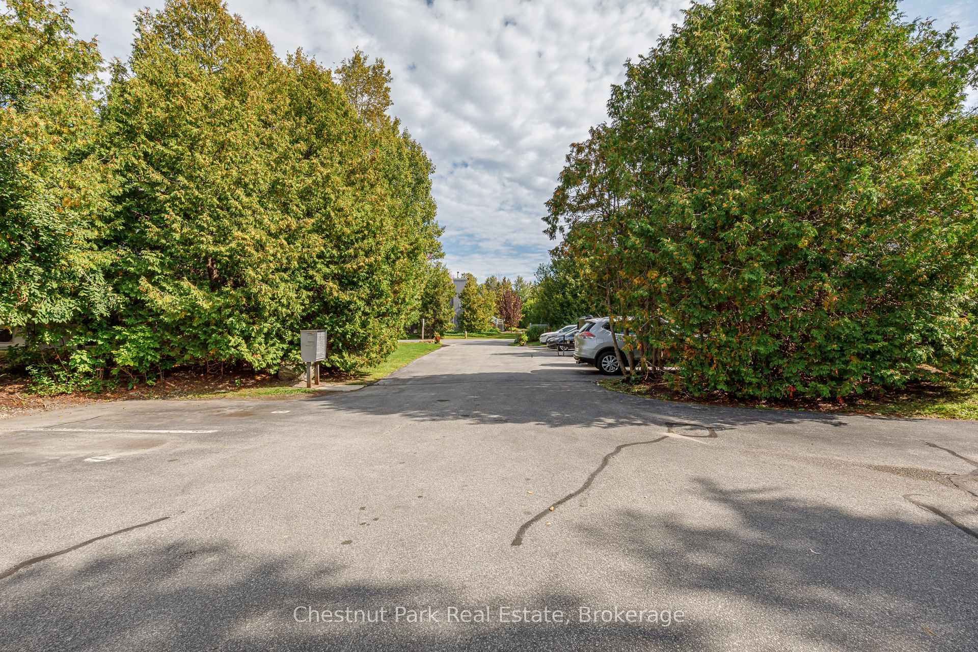 12 Dawson Drive 407, Collingwood — photo 3 of 5