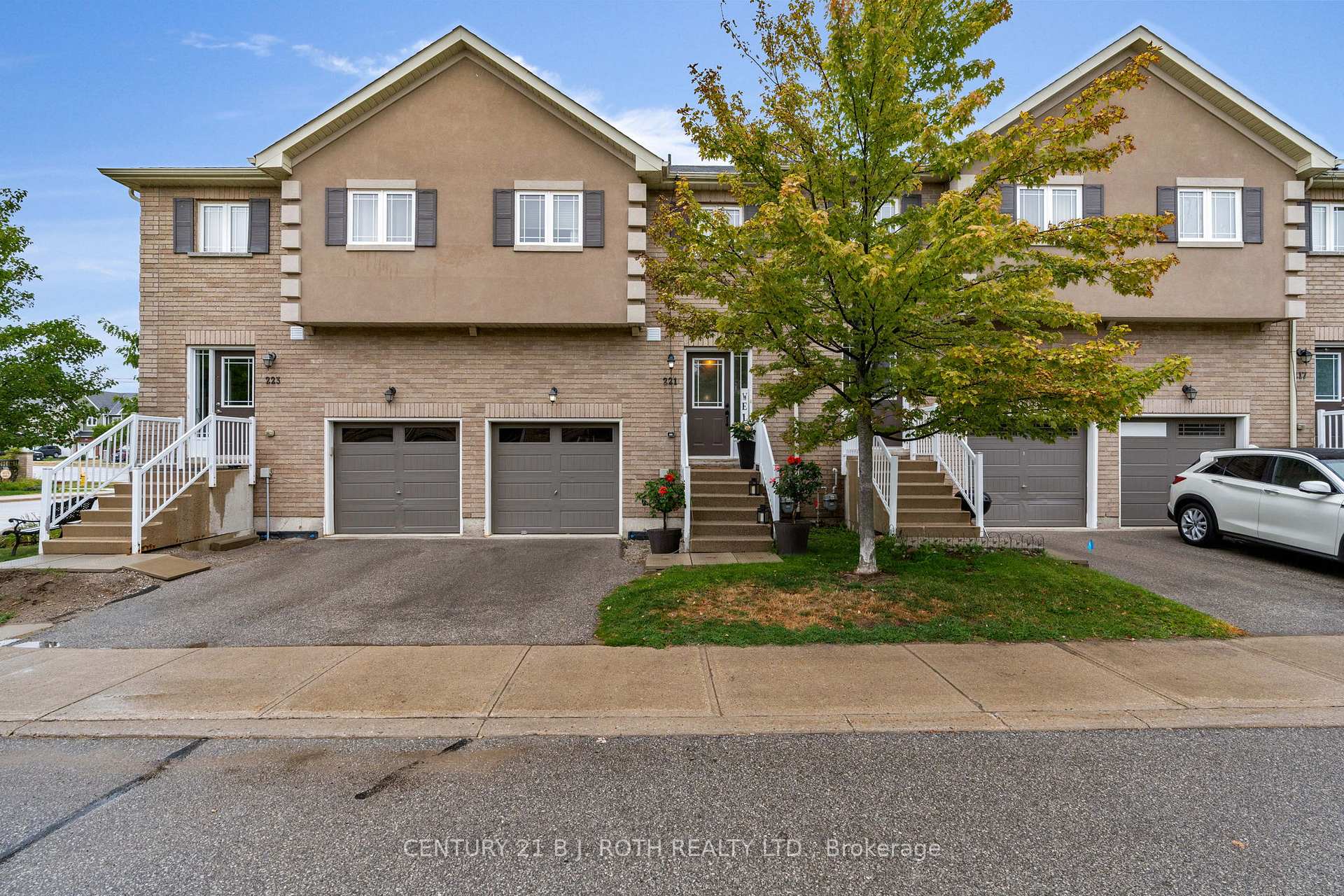 221 Harvie Road, Barrie, ON L4N 9P8