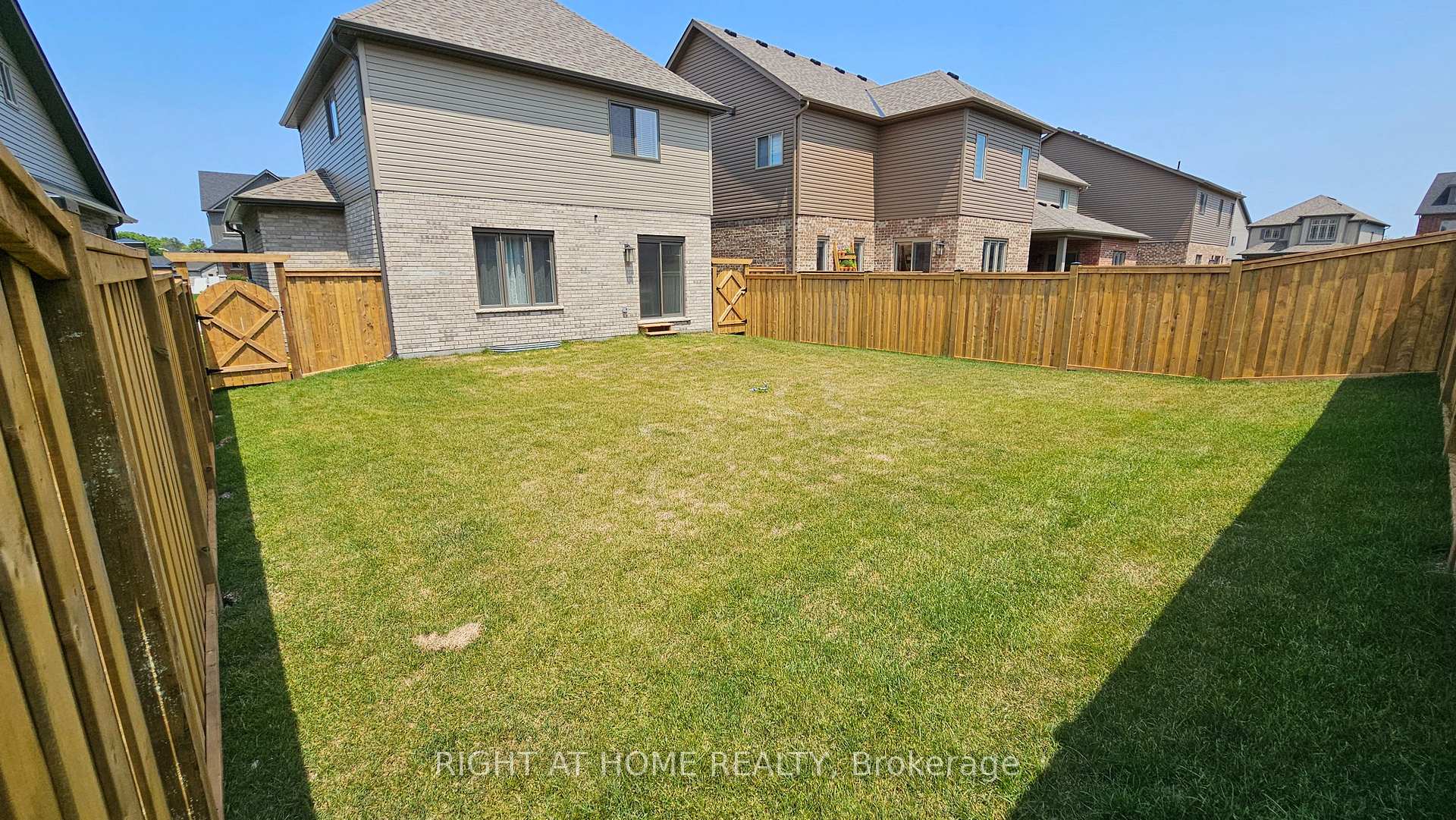12 Mitchell Avenue, Collingwood — photo 3 of 5