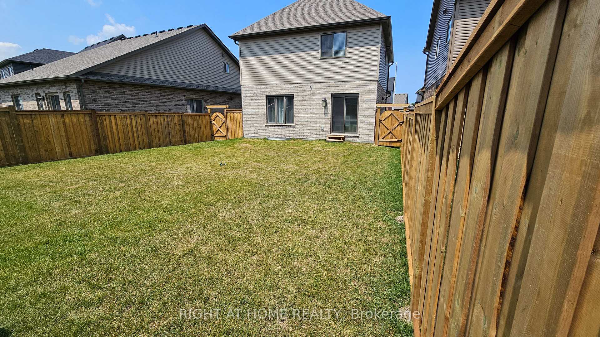 12 Mitchell Avenue, Collingwood — photo 4 of 5