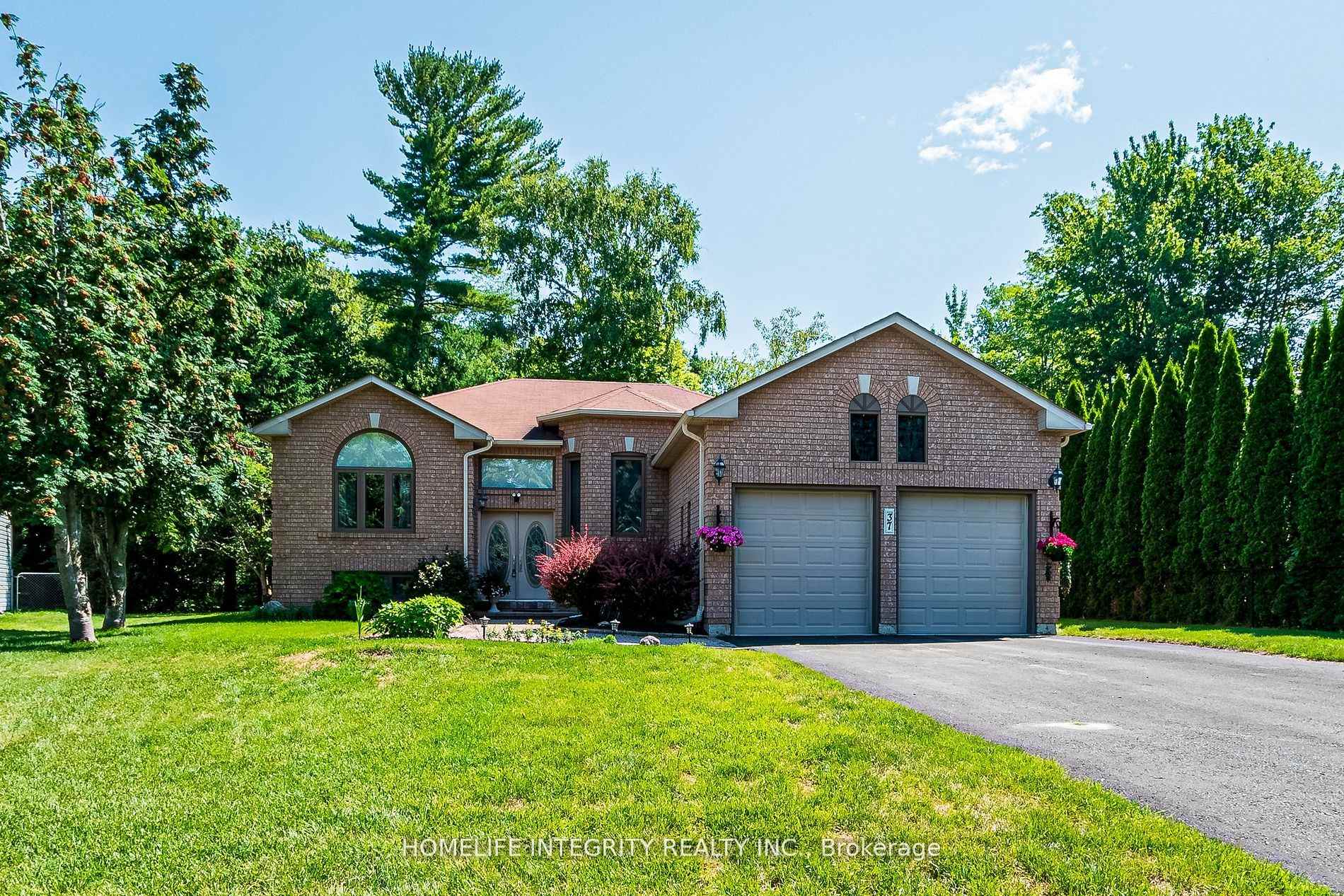 37 Brouwer Crescent, Wasaga Beach, ON L9Z 1L8 — Wasaga Beach, Ontario