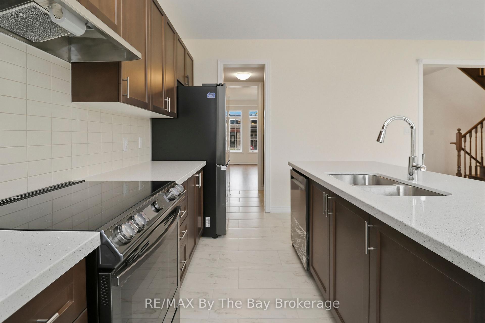 15 Beatrice Drive, Wasaga Beach — photo 5 of 5