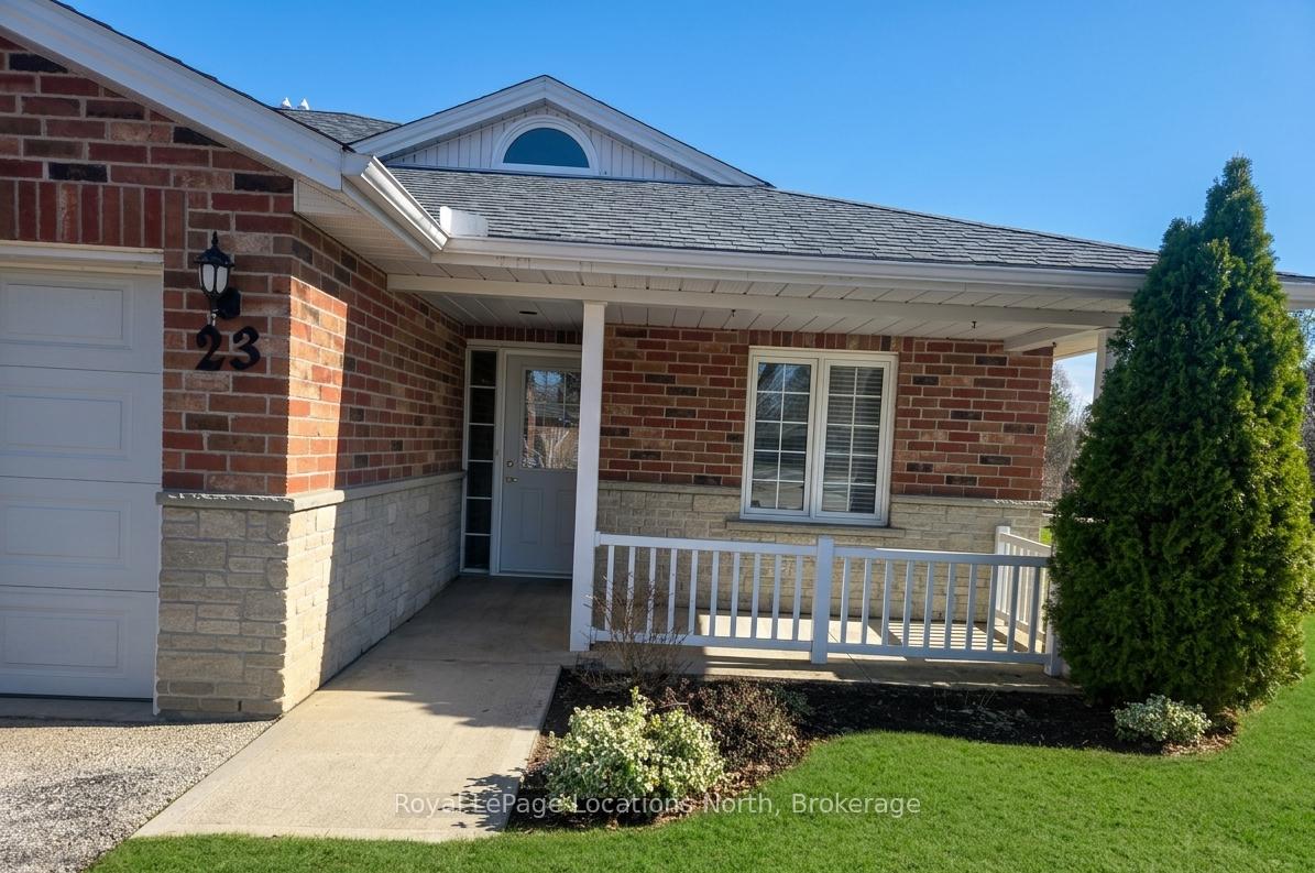 275 Huron Street 23, Clearview — photo 2 of 5