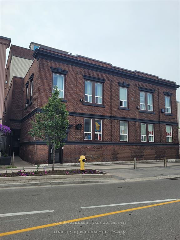 19 Dunlop Street W 205, Barrie, ON L4N 1A1