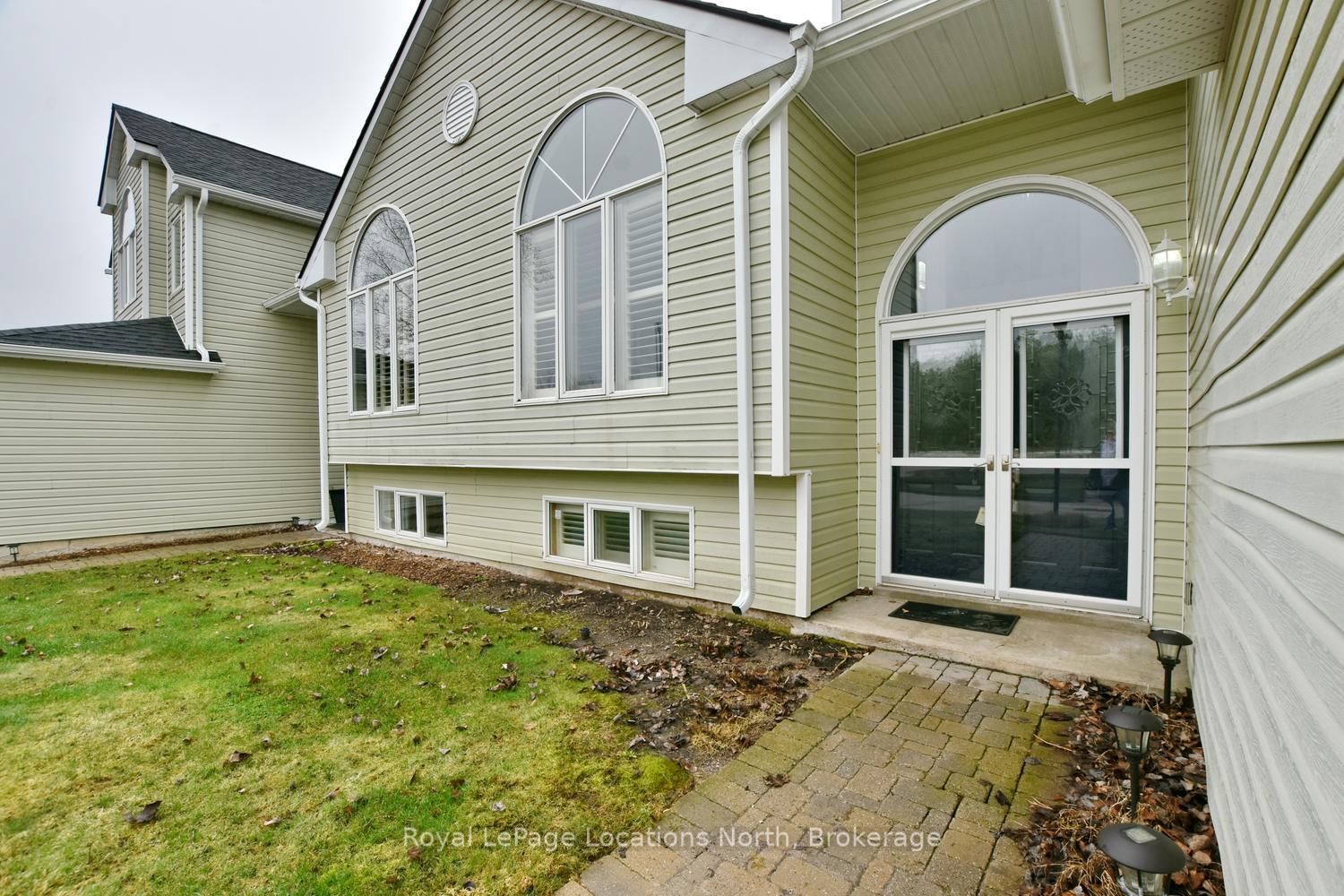 61 Barker Boulevard, Collingwood — photo 2 of 5
