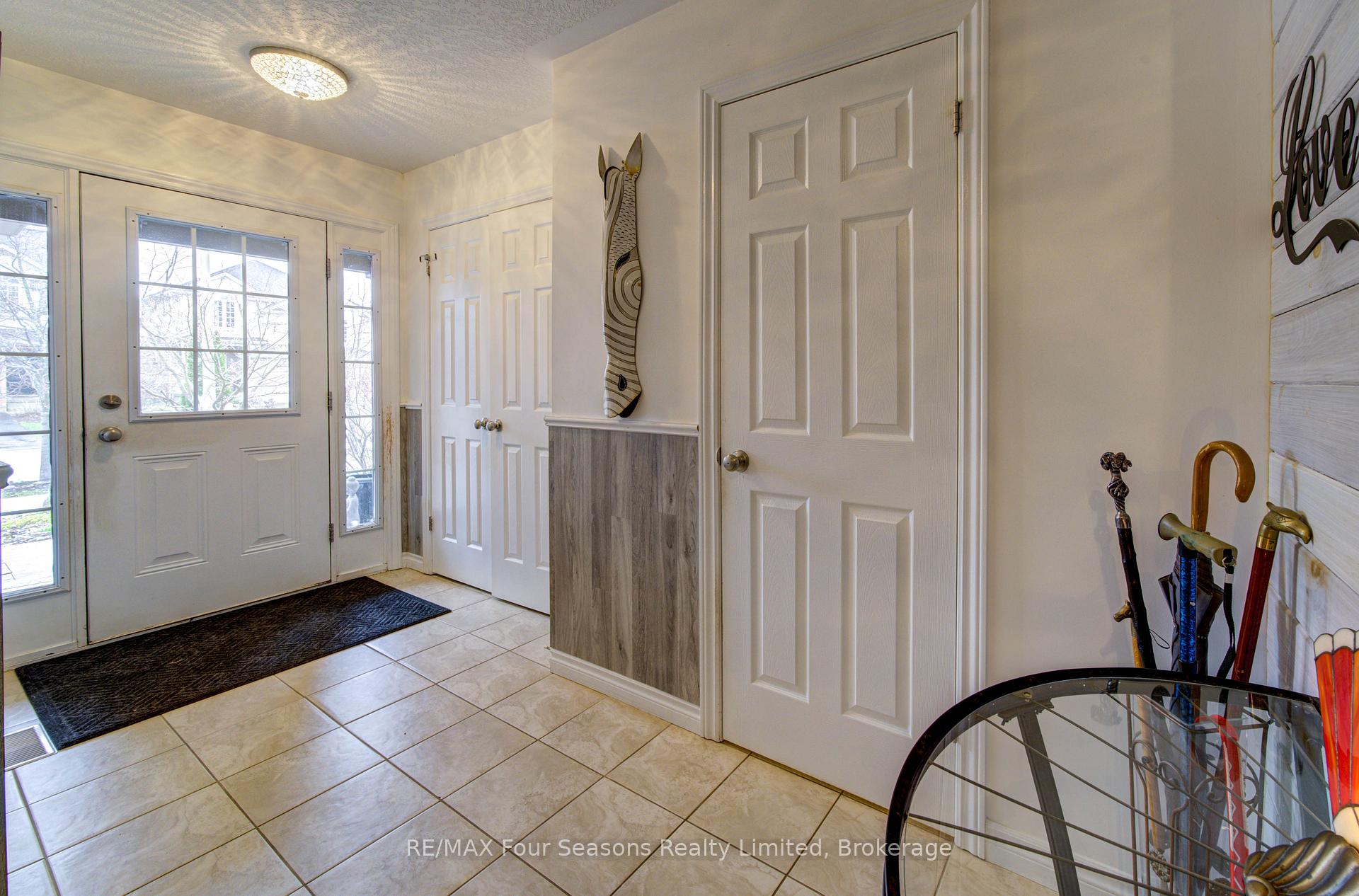9 Brooke Avenue, Collingwood — photo 3 of 5