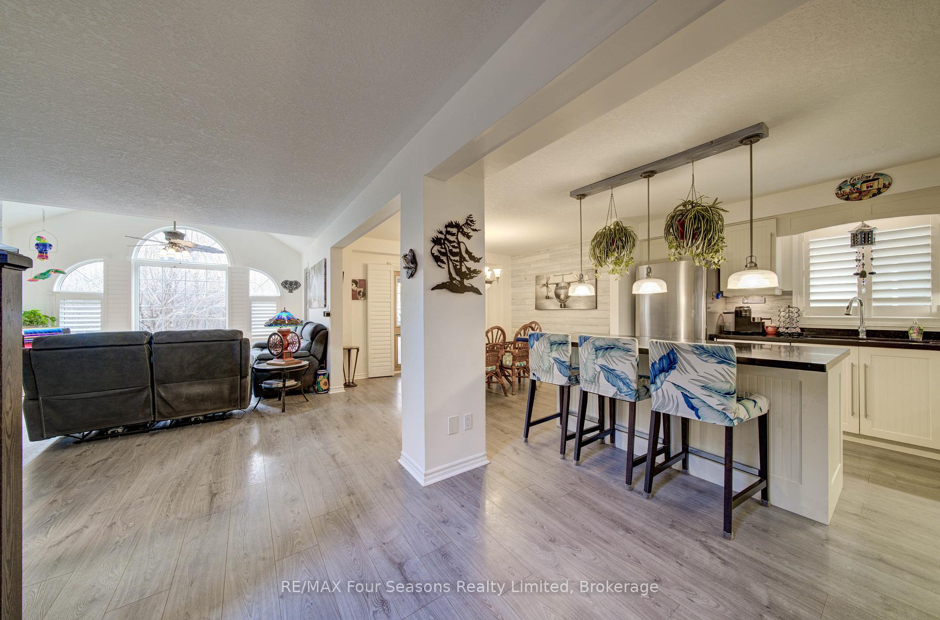 9 Brooke Avenue, Collingwood — photo 4 of 5