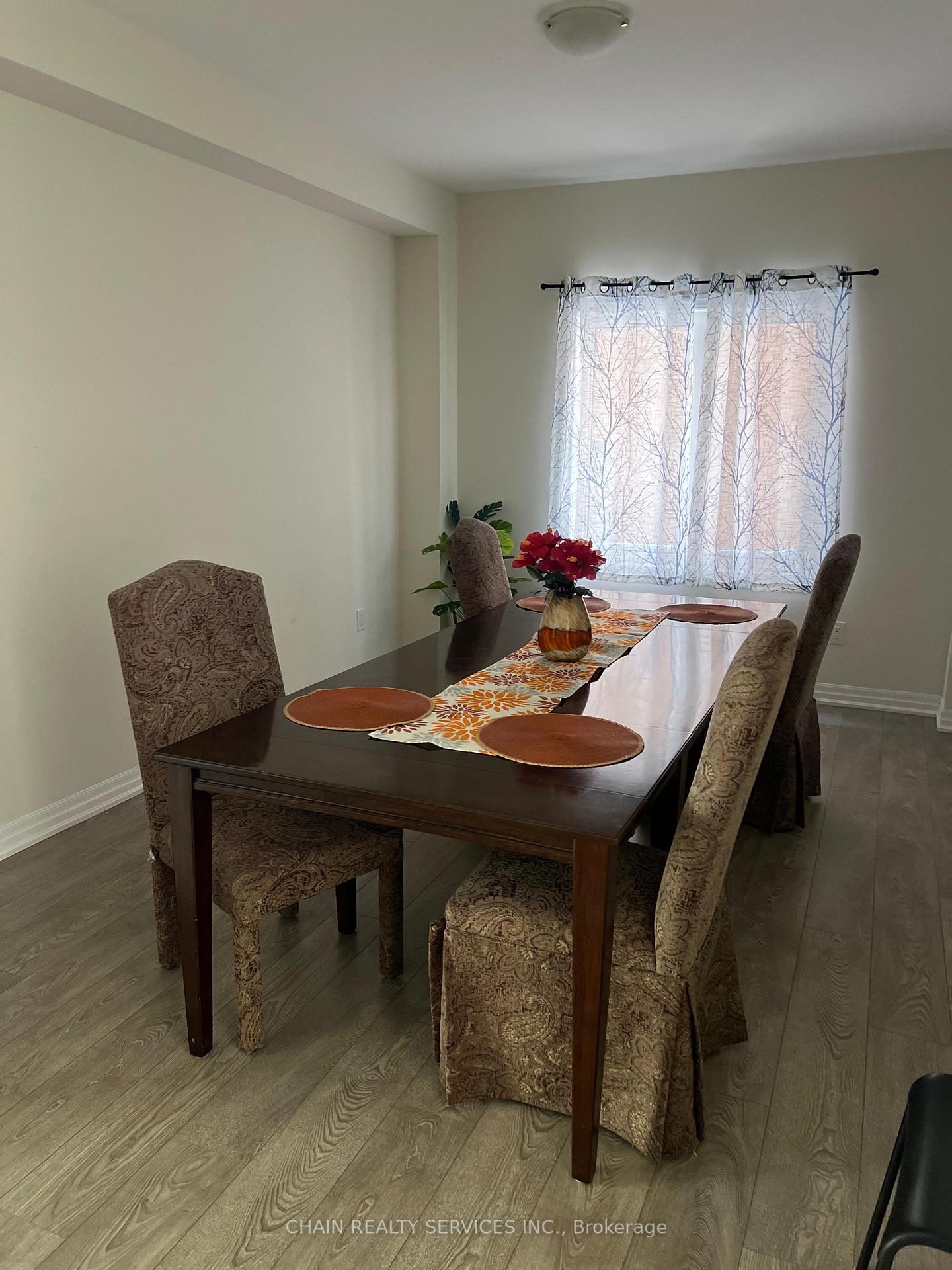 207 Stayner Street, Clearview — photo 3 of 5