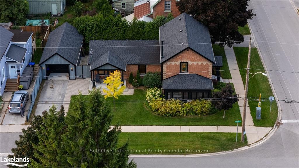 258 MAPLE Street, Collingwood — photo 2 of 5