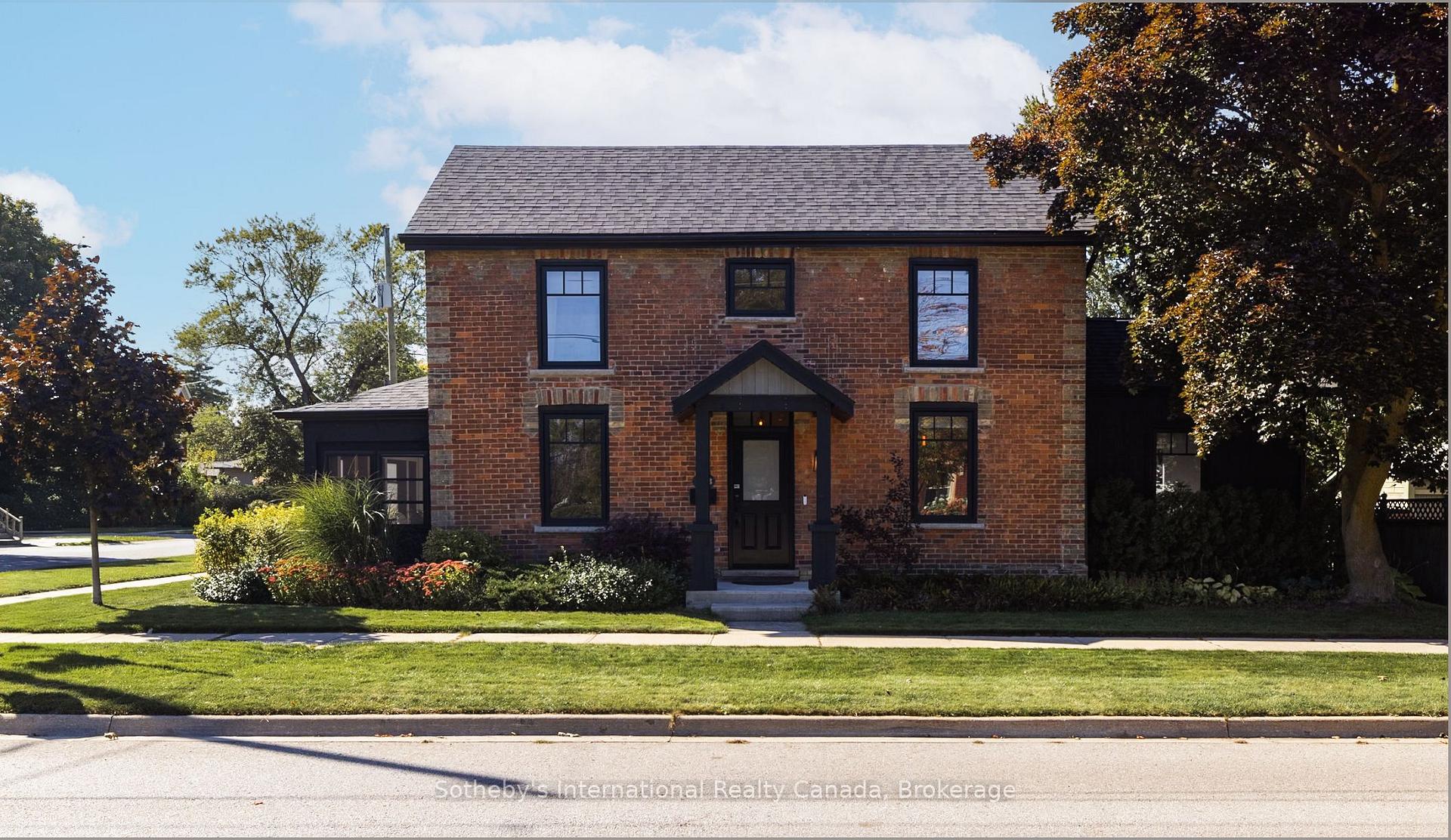 258 MAPLE Street, Collingwood — photo 3 of 5