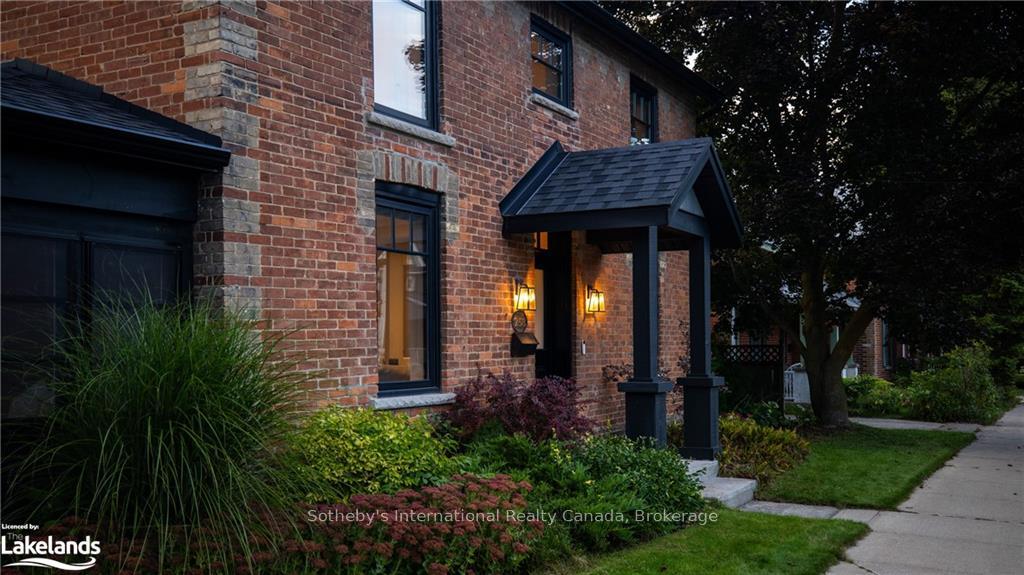 258 MAPLE Street, Collingwood — photo 4 of 5