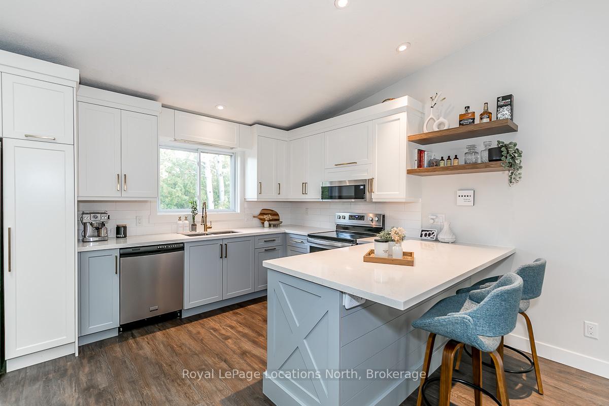 14 Dawson Drive 415, Collingwood, ON L9Y 5B4