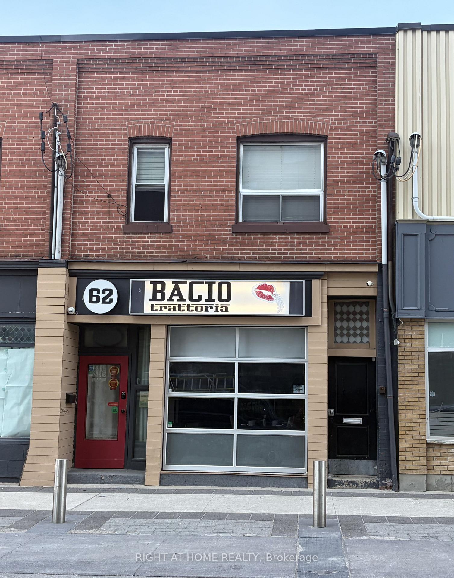 62 Dunlop Street W, Barrie, ON L4N 1A4 — Barrie, Ontario