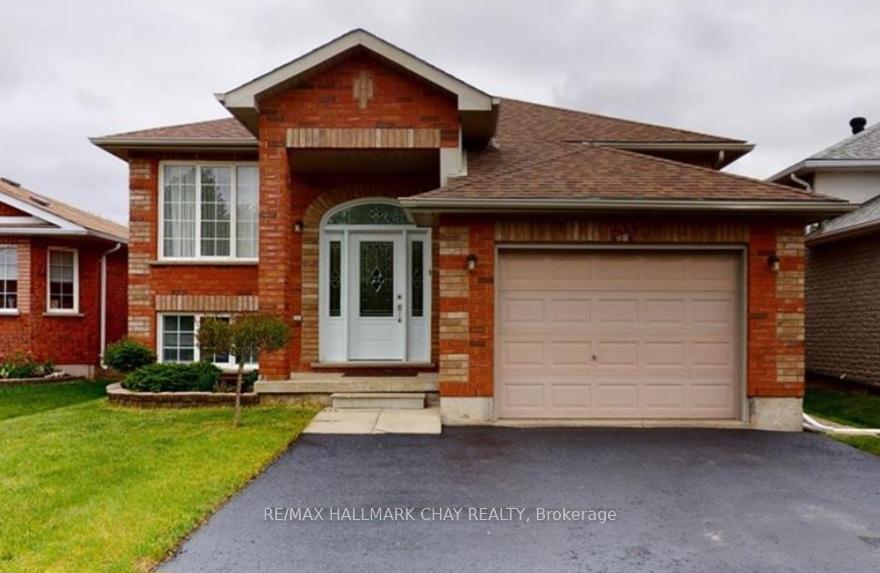 133 Monique Crescent main floor, Barrie, ON L4M 6Z3