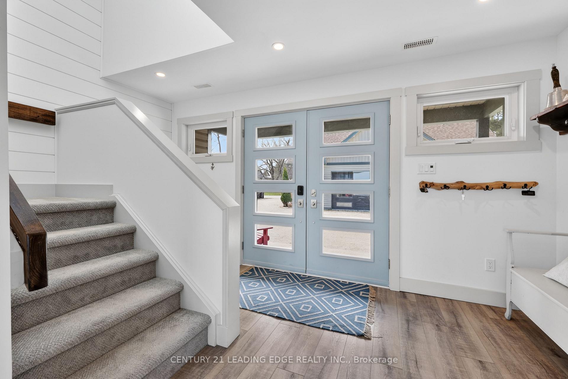 29 St. Clair Street, Collingwood — photo 3 of 5