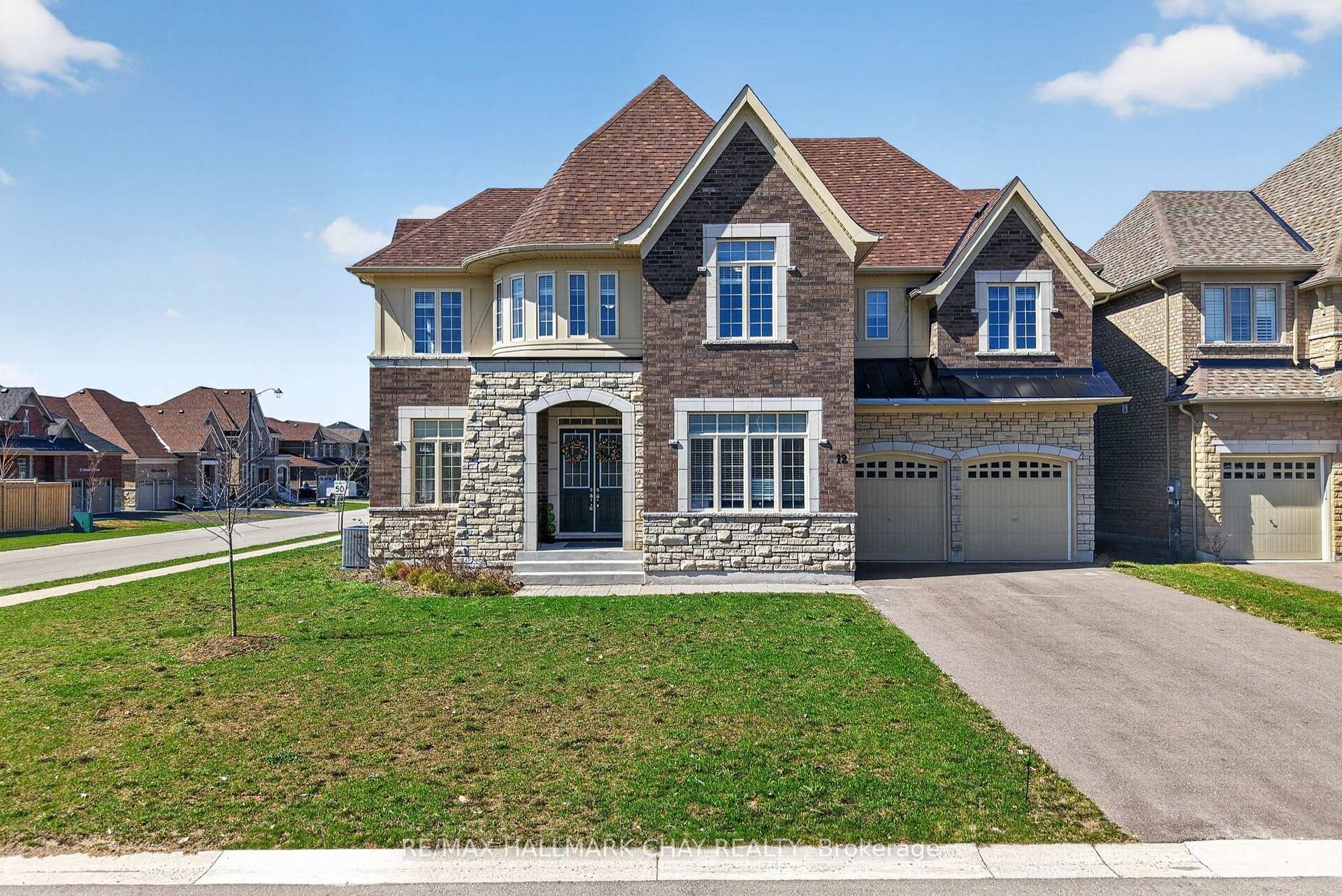 12 Thompson Way, Springwater, ON L9X 2A5