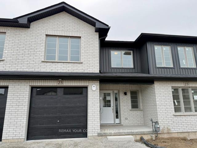 25 Strath Crescent, Springwater, ON L0L 1P0