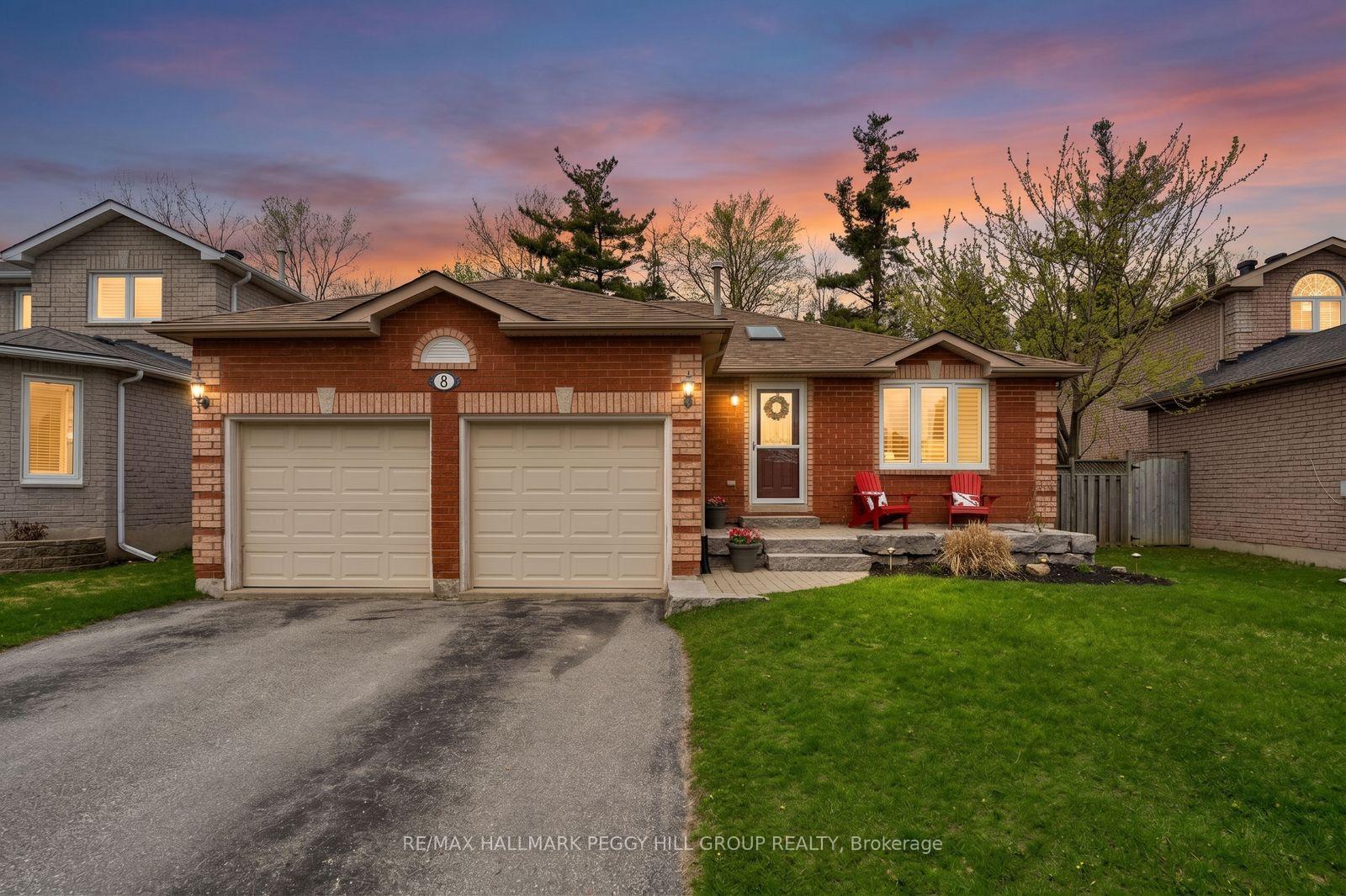 8 Holly Meadow Road, Barrie, ON L4N 8S2
