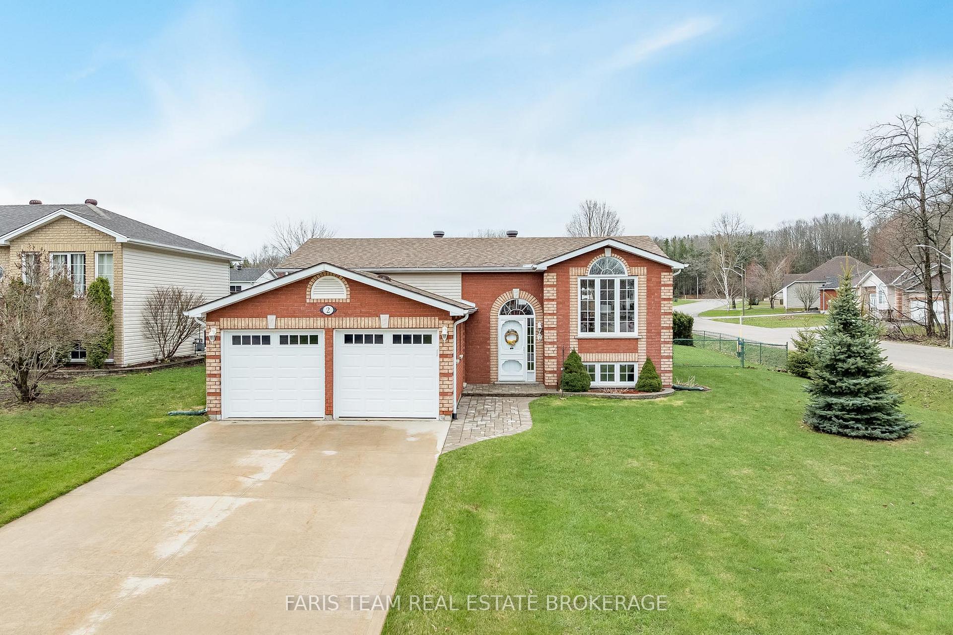 2 Sheffcote Street, Penetanguishene, ON L9M 1W1