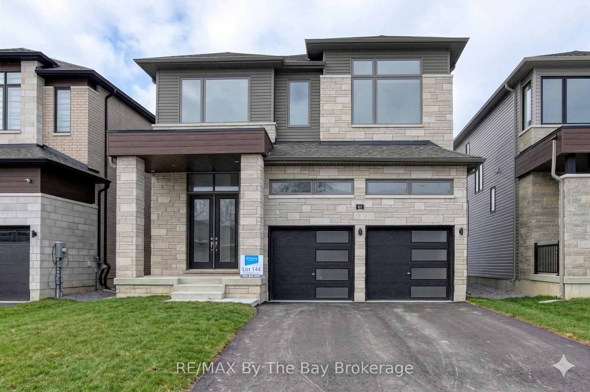 61 Rosanne Circle, Wasaga Beach, ON L9Z 0M8