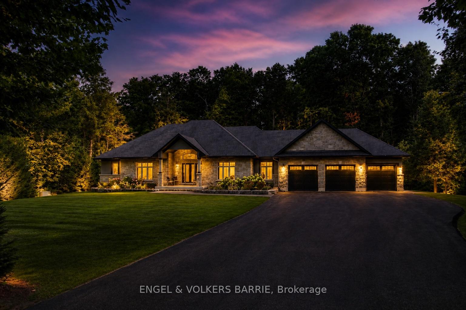 7 Gallagher Crescent, Springwater, ON L9X 0K1