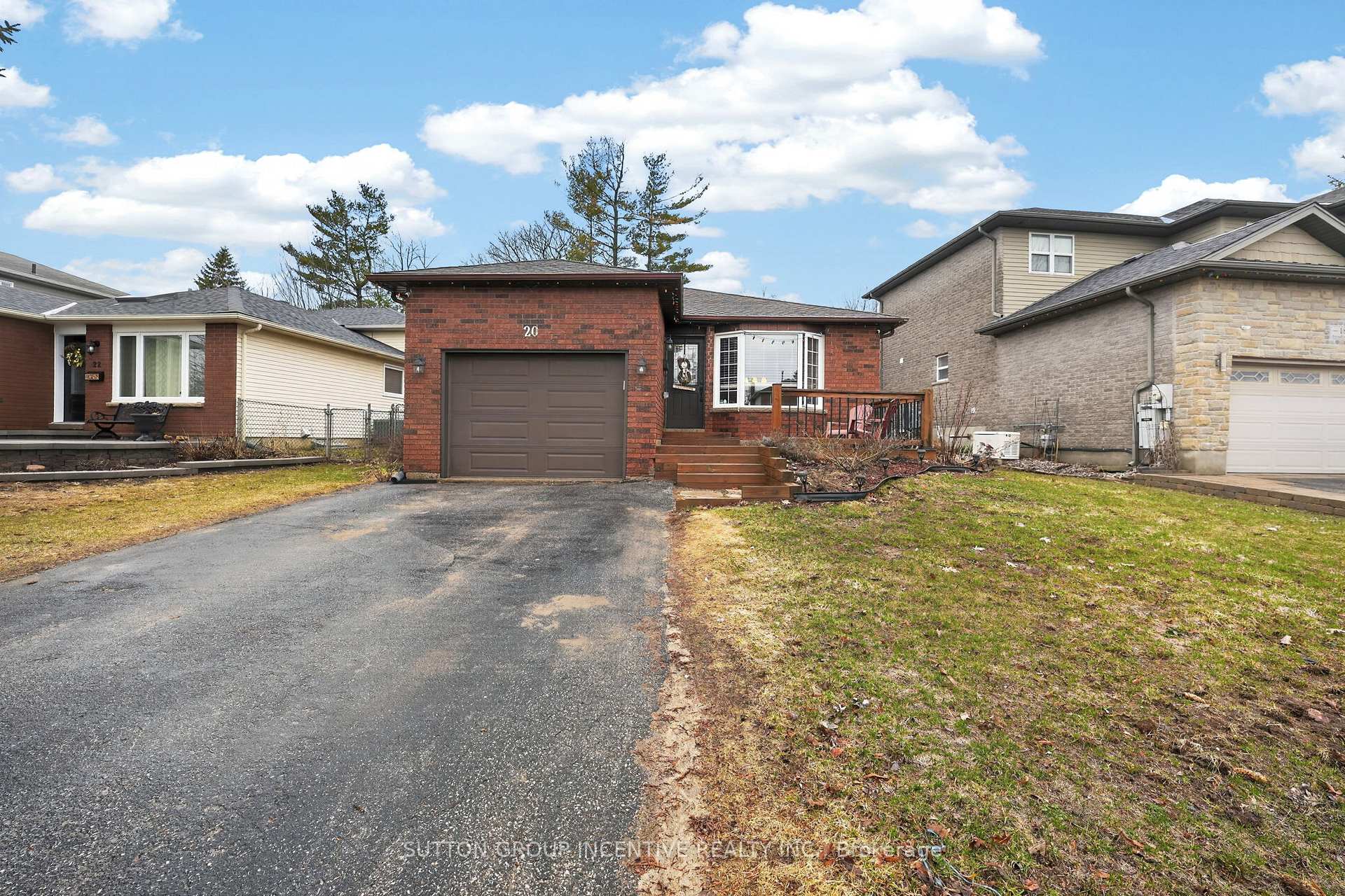 20 Broadfoot Road, Barrie, ON L4N 5K7