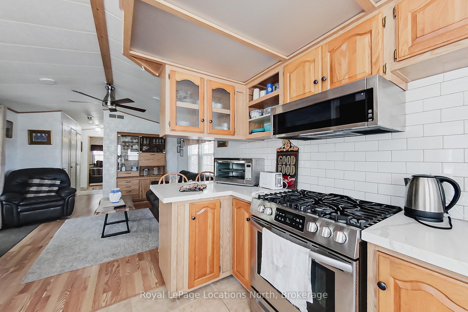 2 Wasaga Pines Lane E, Springwater — photo 2 of 5