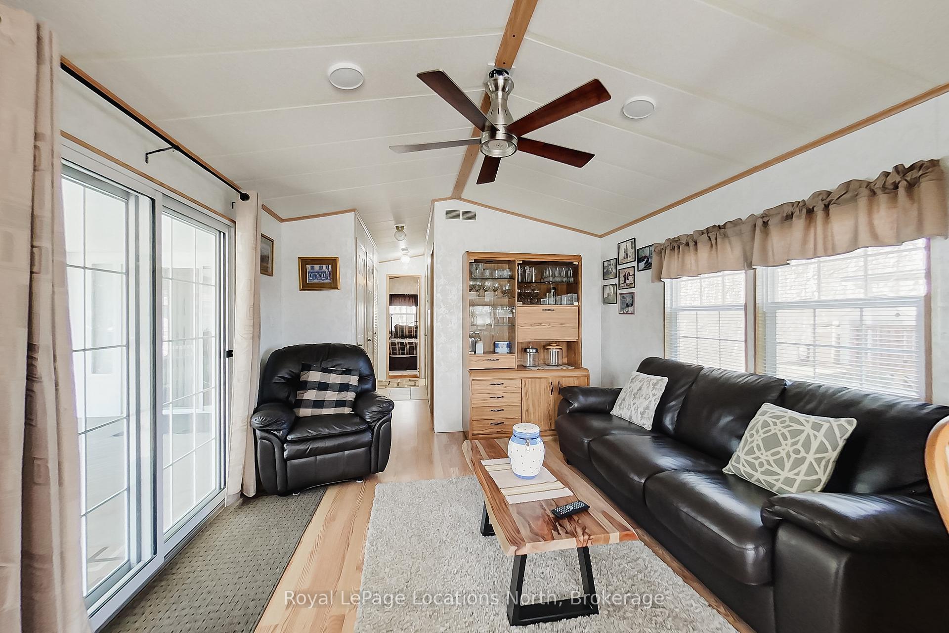 2 Wasaga Pines Lane E, Springwater — photo 3 of 5