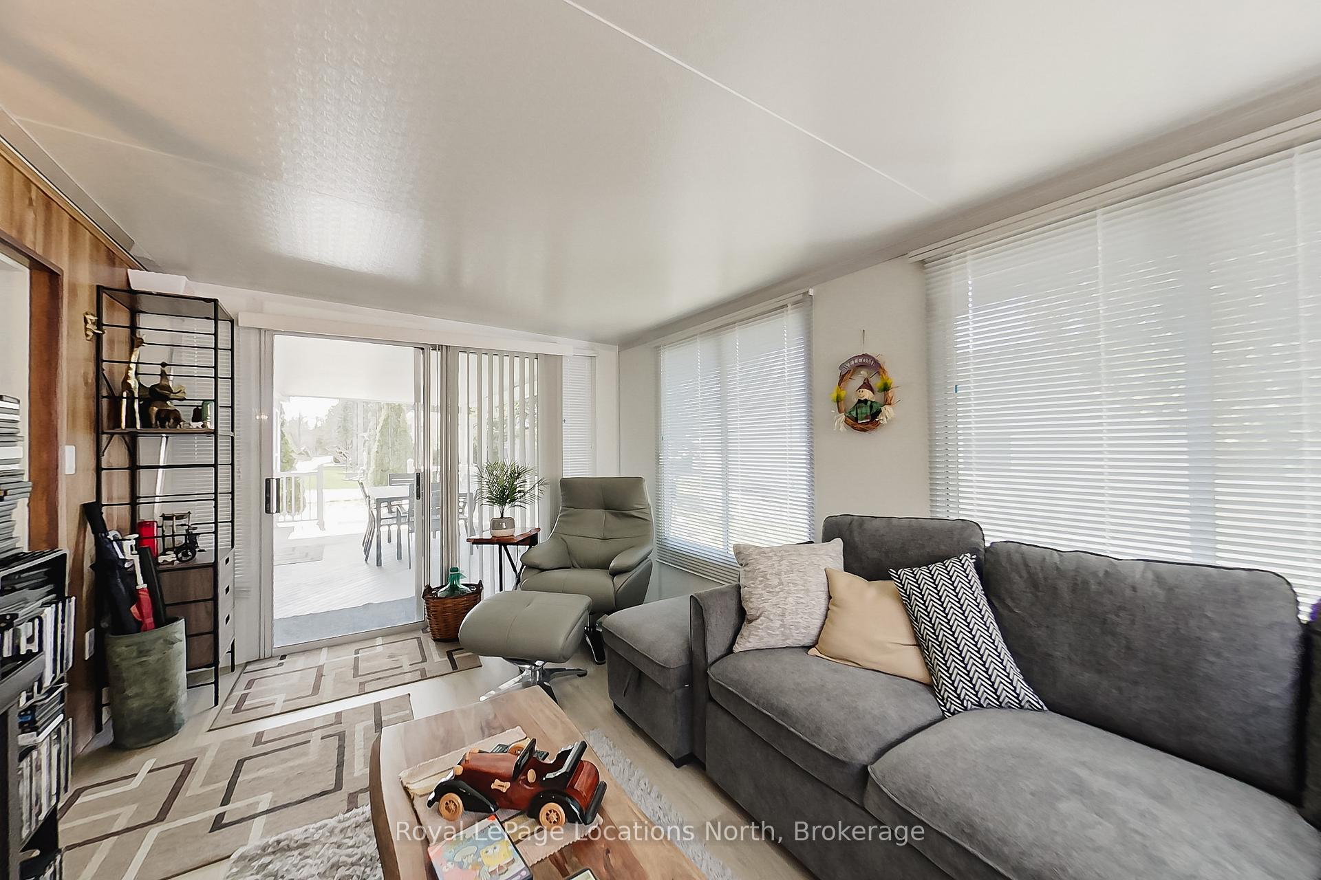 2 Wasaga Pines Lane E, Springwater — photo 4 of 5