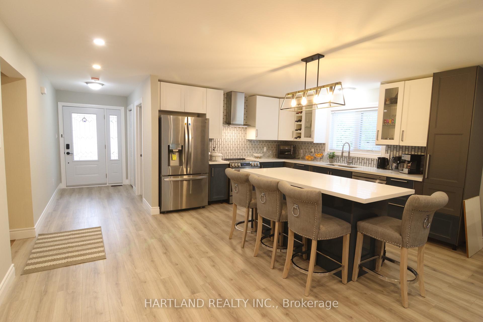 22 Berkely Street, Wasaga Beach — photo 2 of 5