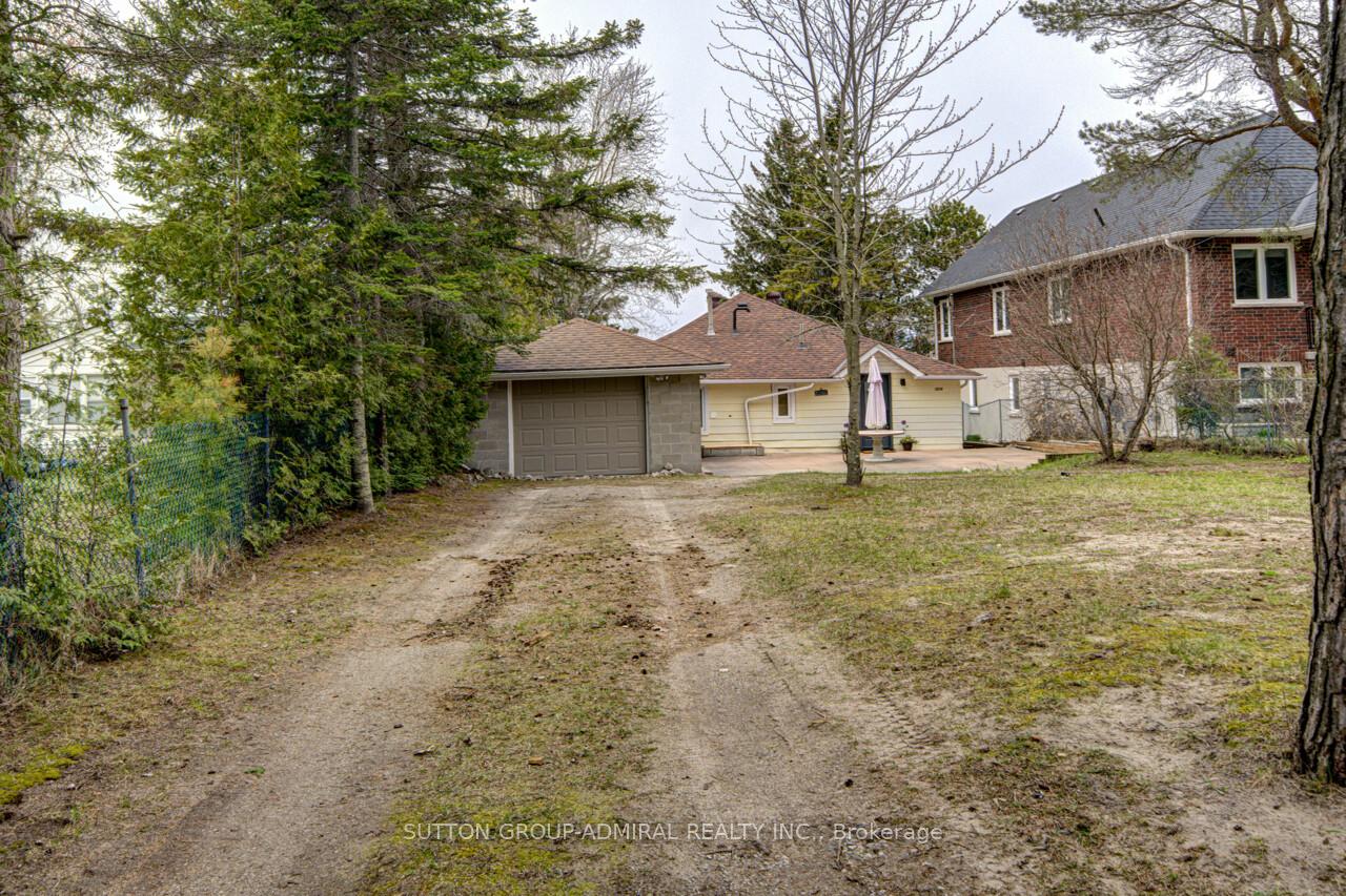 1074 River Road E, Wasaga Beach — photo 4 of 5