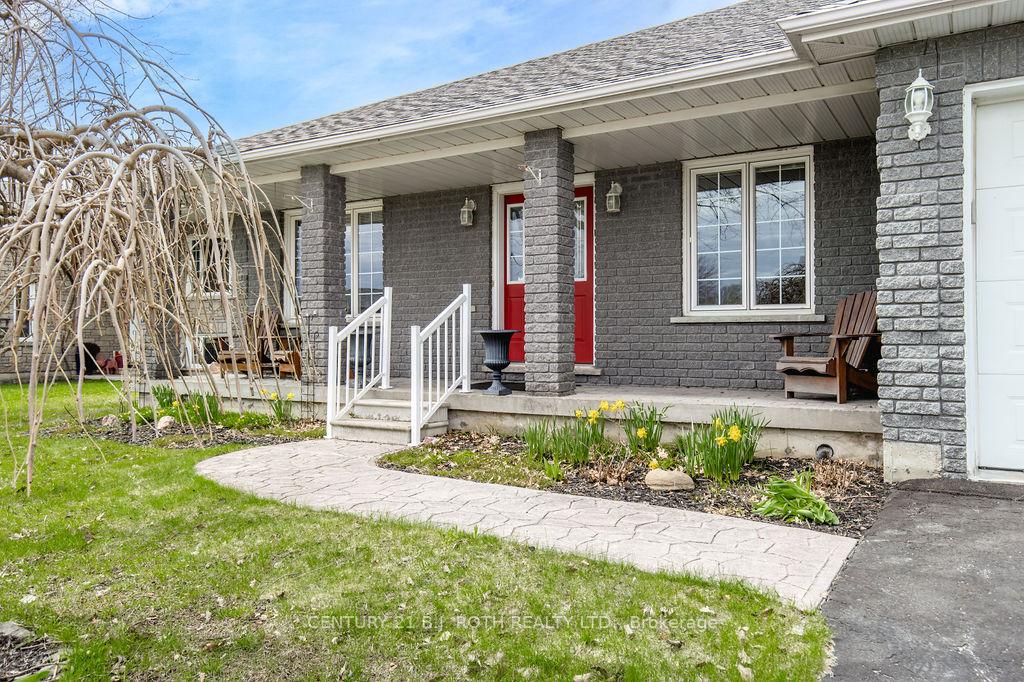 12 Graham Street, Springwater — photo 3 of 5